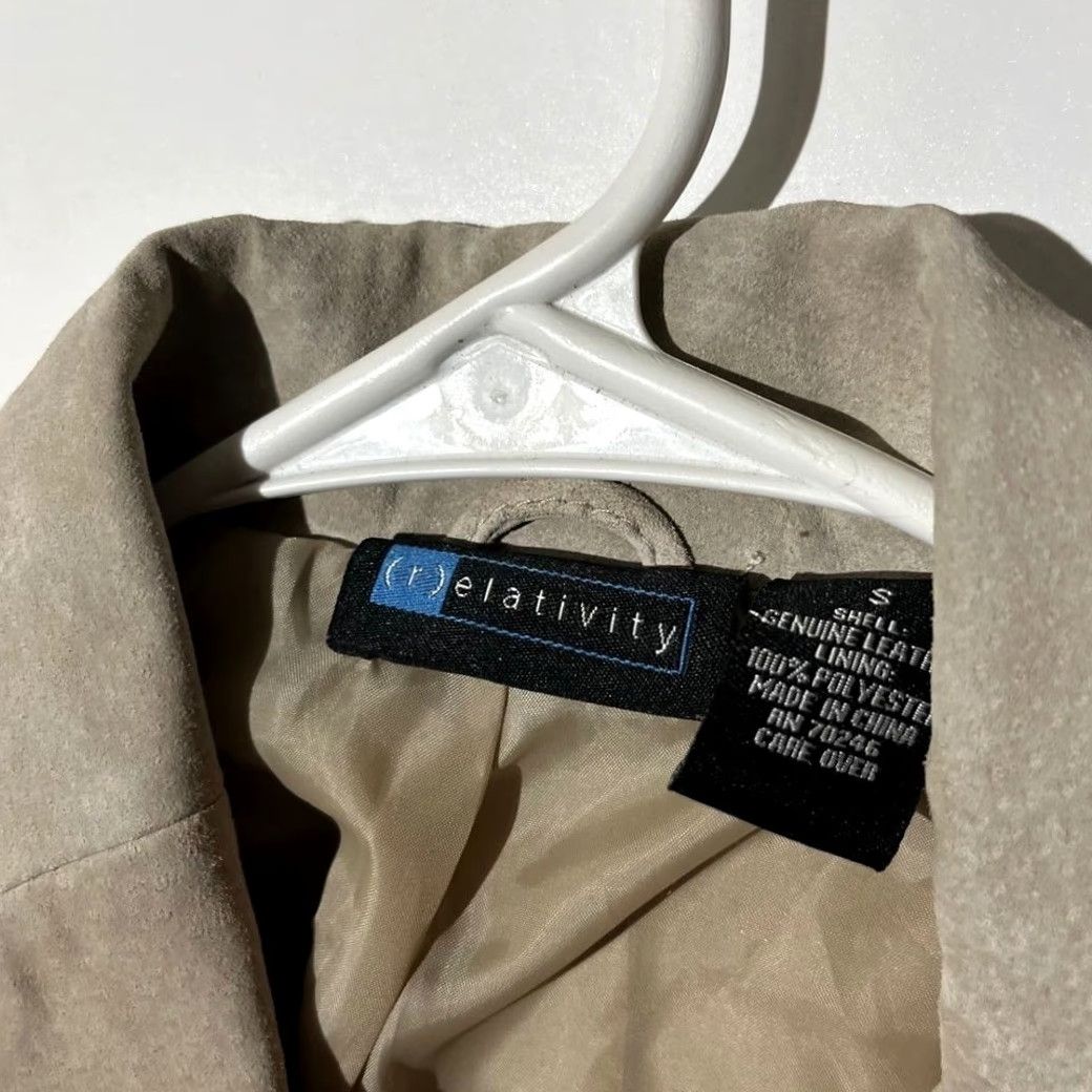Vintage Relativity Leather Suede Blazer Jacket Tan Button Front Women Size S Brown Suede Blazer Women S Relativity Leather Size S / US 4 / IT 40 - 2 Thumbnail