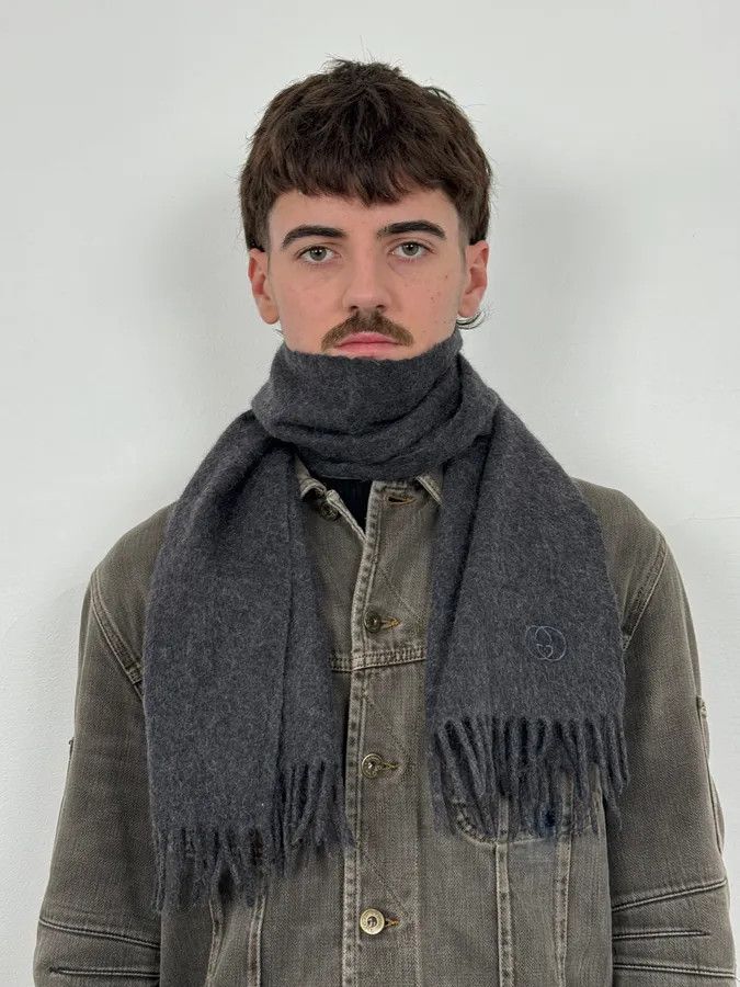 Gucci 2000s Gucci Grey Cashmere Scarf Size ONE SIZE - 2 Thumbnail