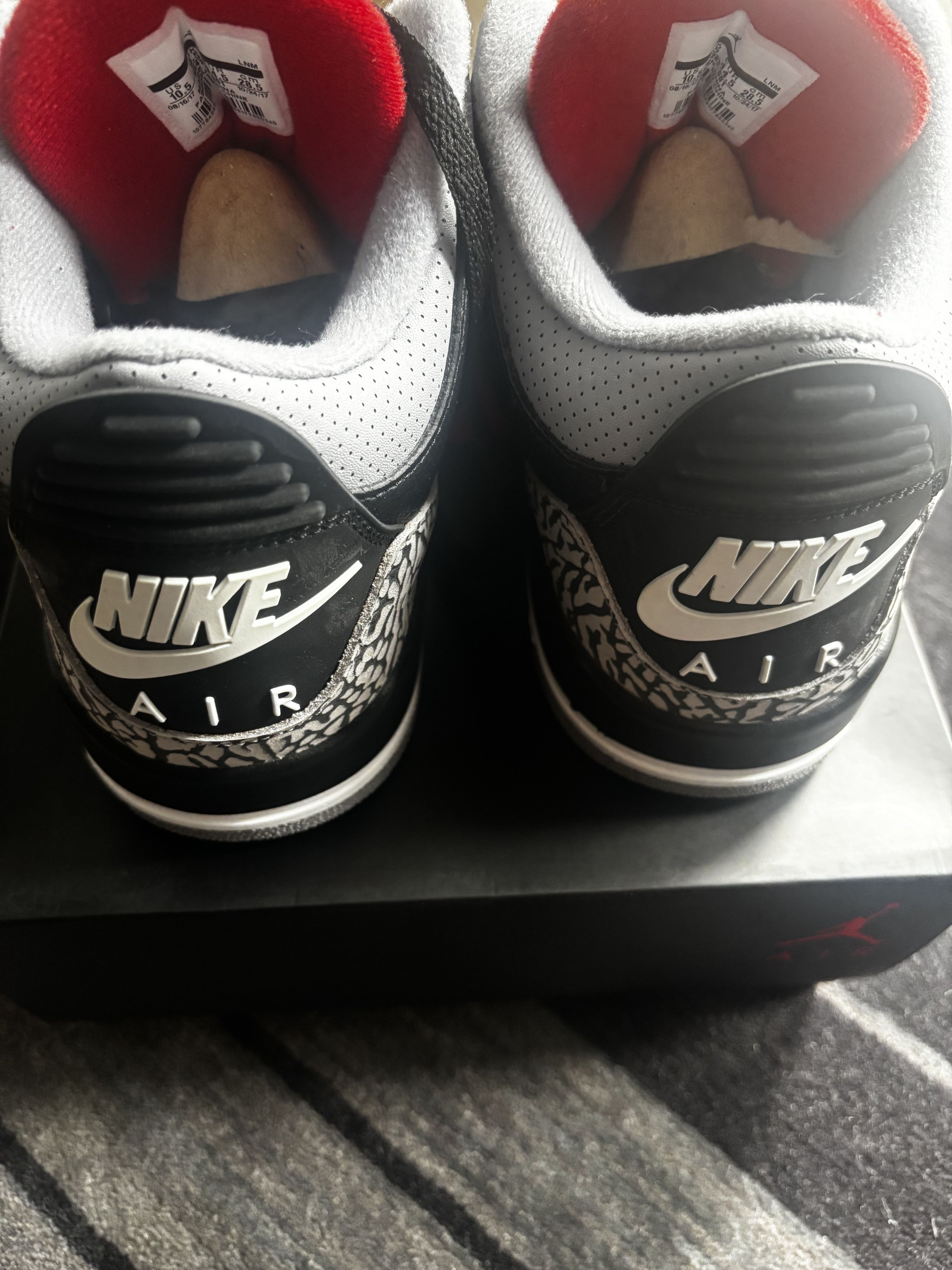 Jordan Brand Nike Air Jordan 3 Retro Black Cement 2018 US10.5/EU44.5 Size US 10.5 / EU 43-44 - 6 Thumbnail