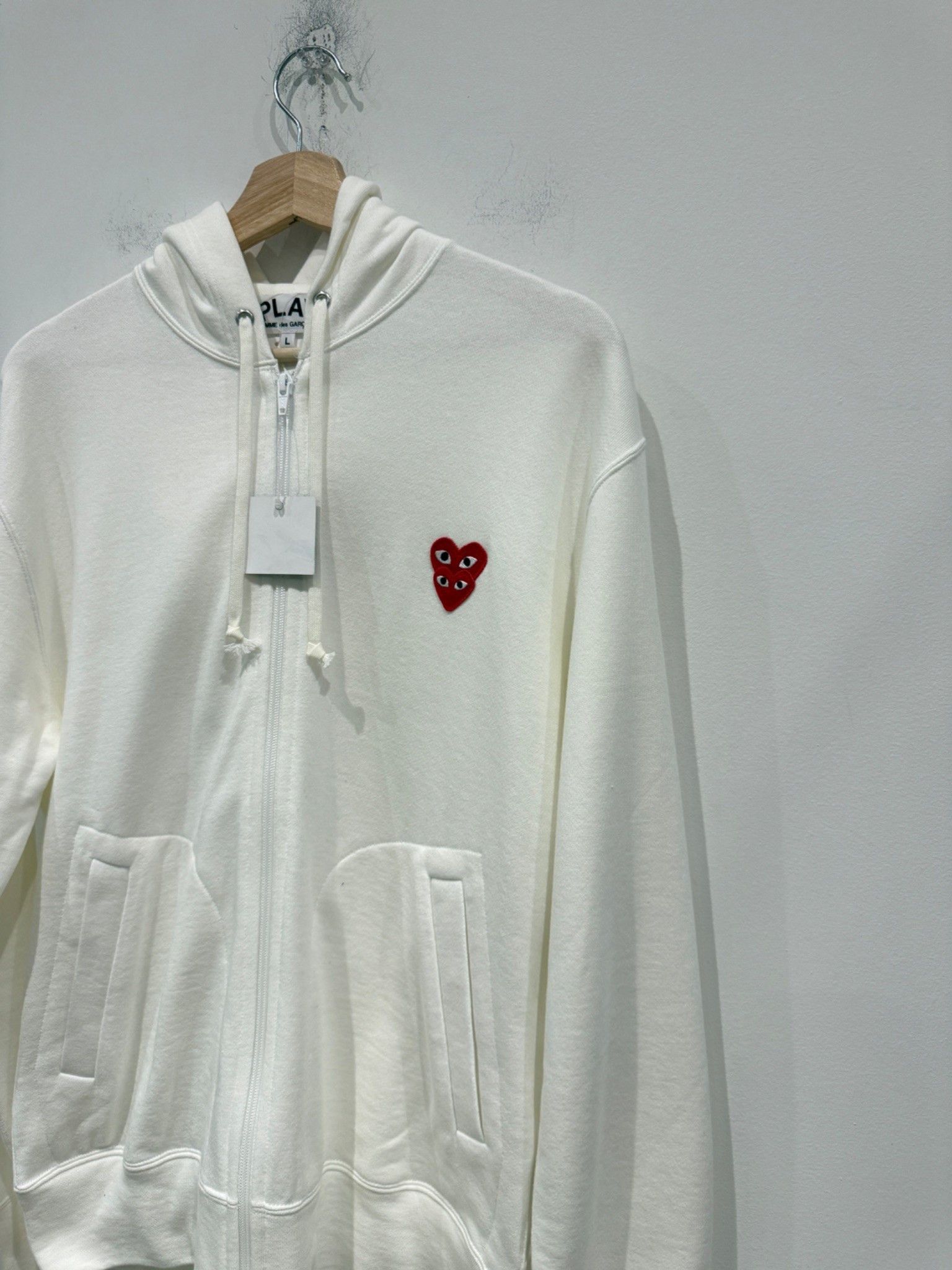 CDG by Comme des Garcons Comme Des Garcons PLAY Stacked Heart Hoodie White Size US L / EU 52-54 / 3 - 2 Thumbnail