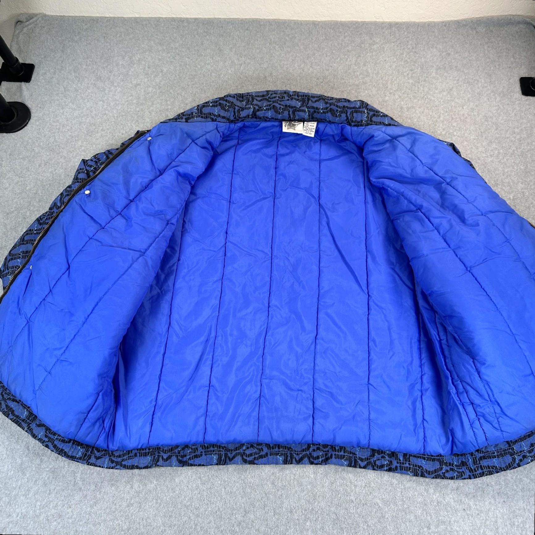 Rusty VINTAGE Rusty Jacket Mens Large Blue Nylon Puffer Animal Print Insulated Surf Size US L / EU 52-54 / 3 - 6 Thumbnail