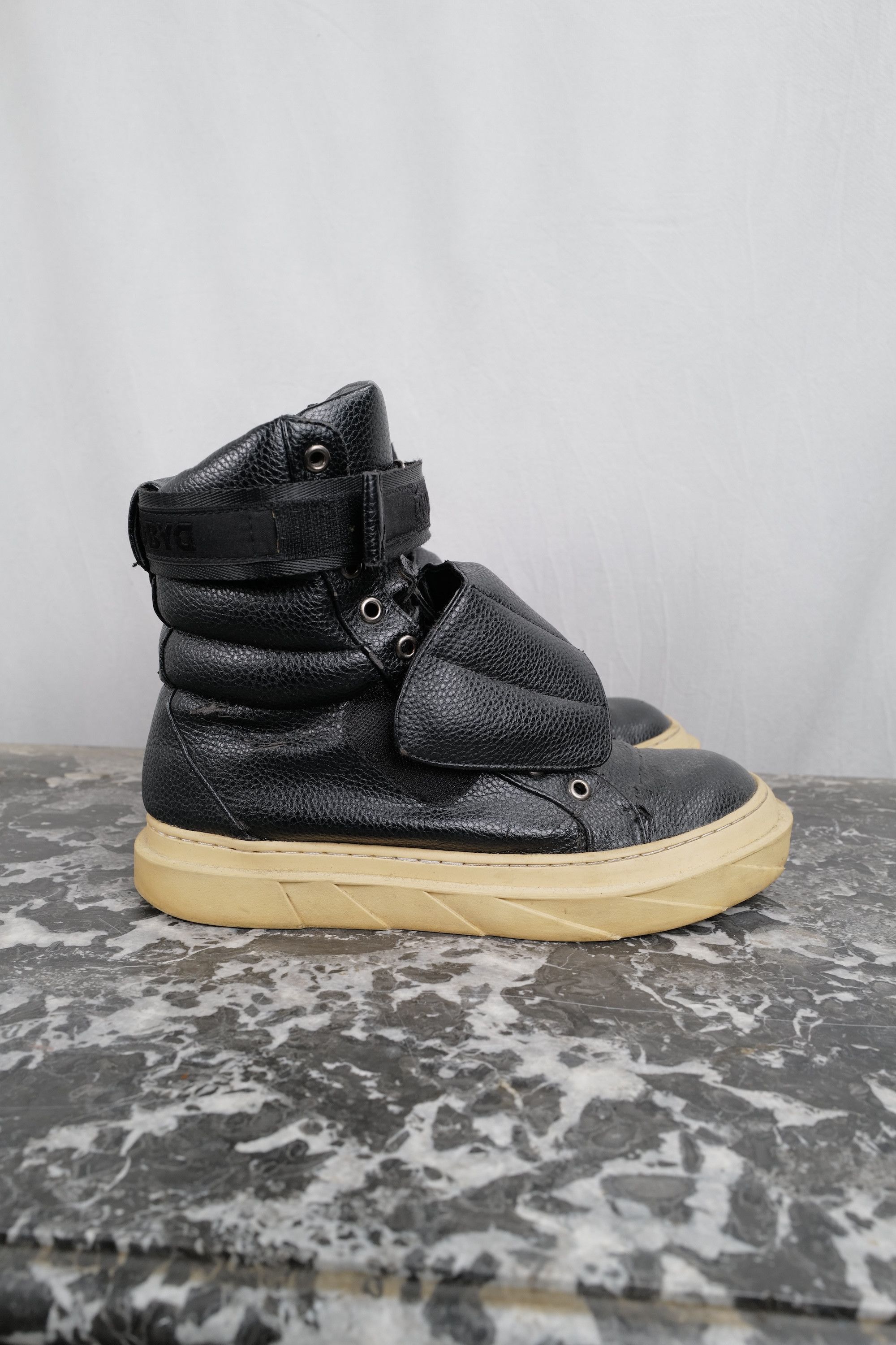 D by D DBYD HI-TOP FABRIC SNEAKER Size US 8 / EU 41 - 19 Thumbnail