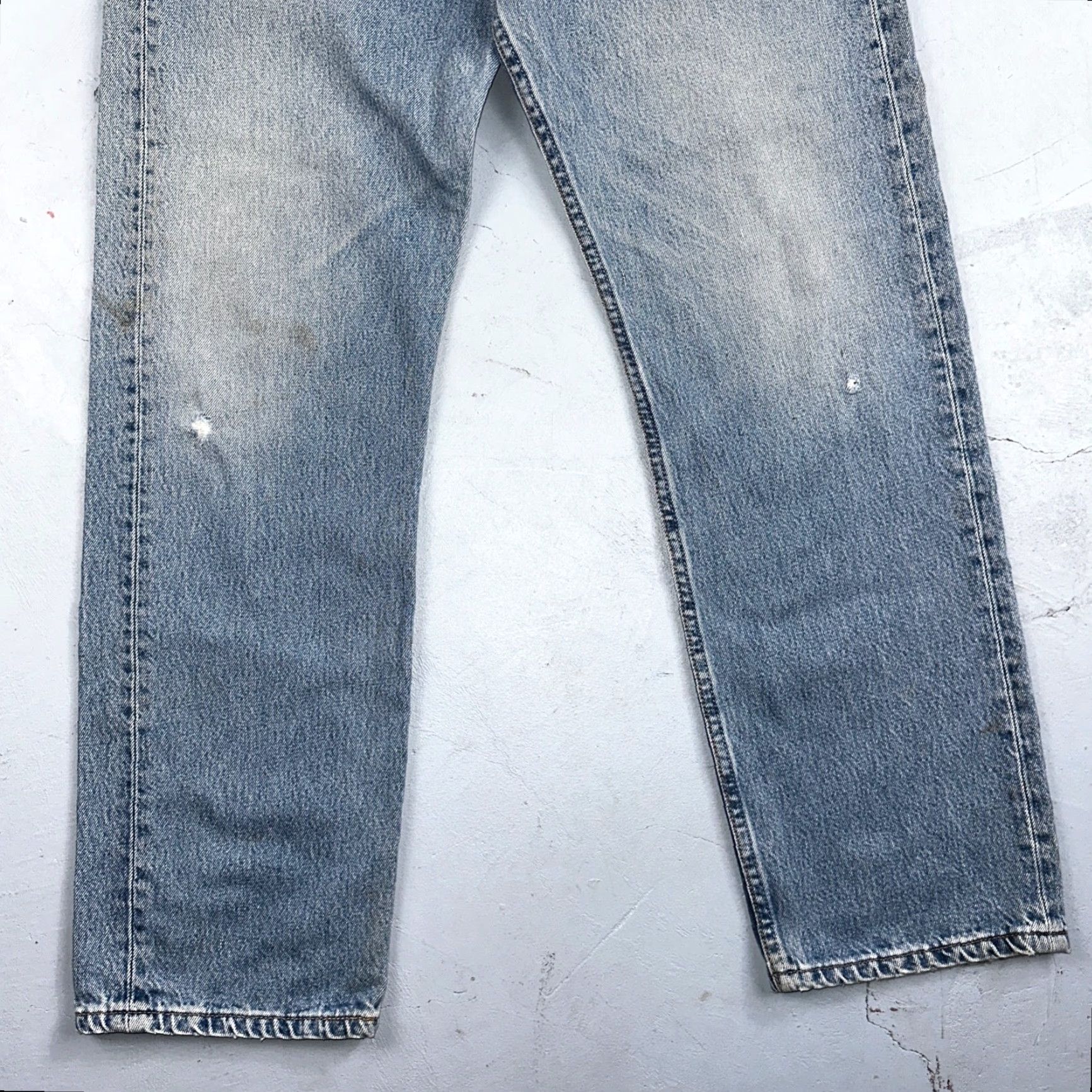 Levi's VINTAGE Levi's 501 Jeans 34x30 Light Blue Wash USA 90s Straight Relacing Classic Fit Men/Adult Denim 30 Inseam Blue Size US 34 / EU 50 - 3 Thumbnail