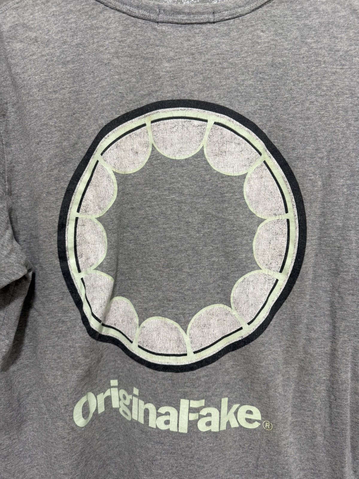 Original Fake OriginalFake Of Kaws Invincible Glow In The Dark Size US L / EU 52-54 / 3 - 2 Thumbnail