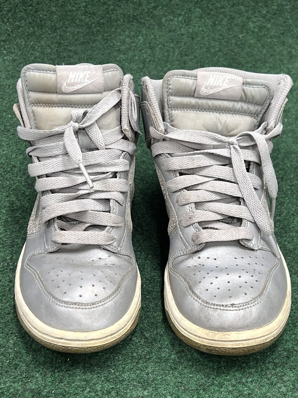 Nike Vintage 2010 Nike Dunk High Metallic Silver Size US 6 / EU 39 - 3 Thumbnail