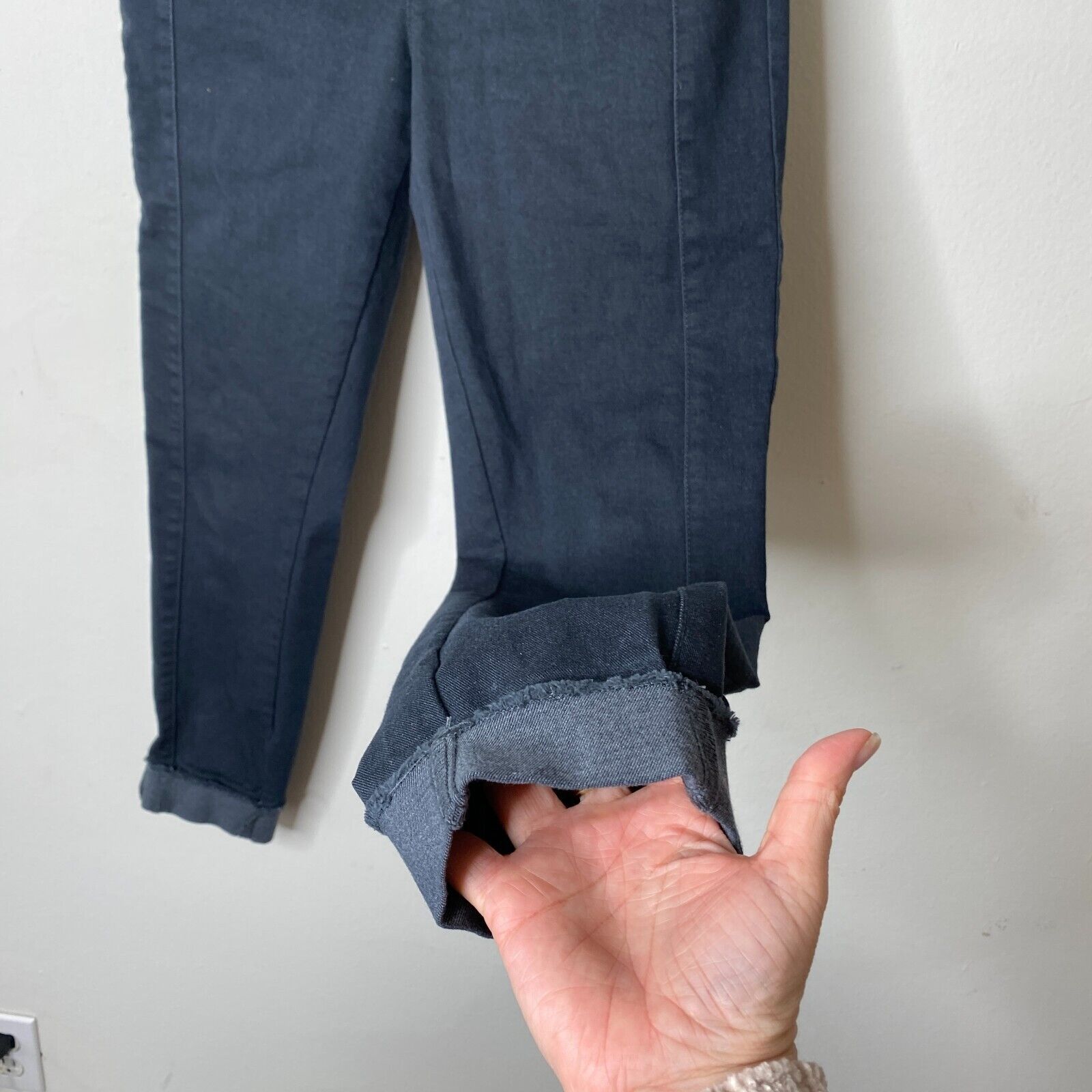 Loft Loft Gray Button Fly Skinny Crop Raw Hem Stretchy Jeans 4 Size 27" / US 4 / IT 40 - 3 Thumbnail