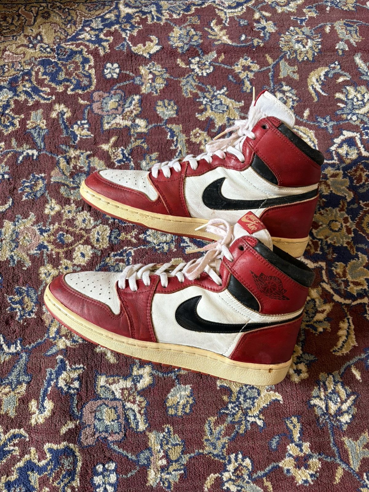 Nike Og 1985’s Nike Air Jordan 1 Chicago “Rare Size US 11 / EU 44 - 3 Thumbnail