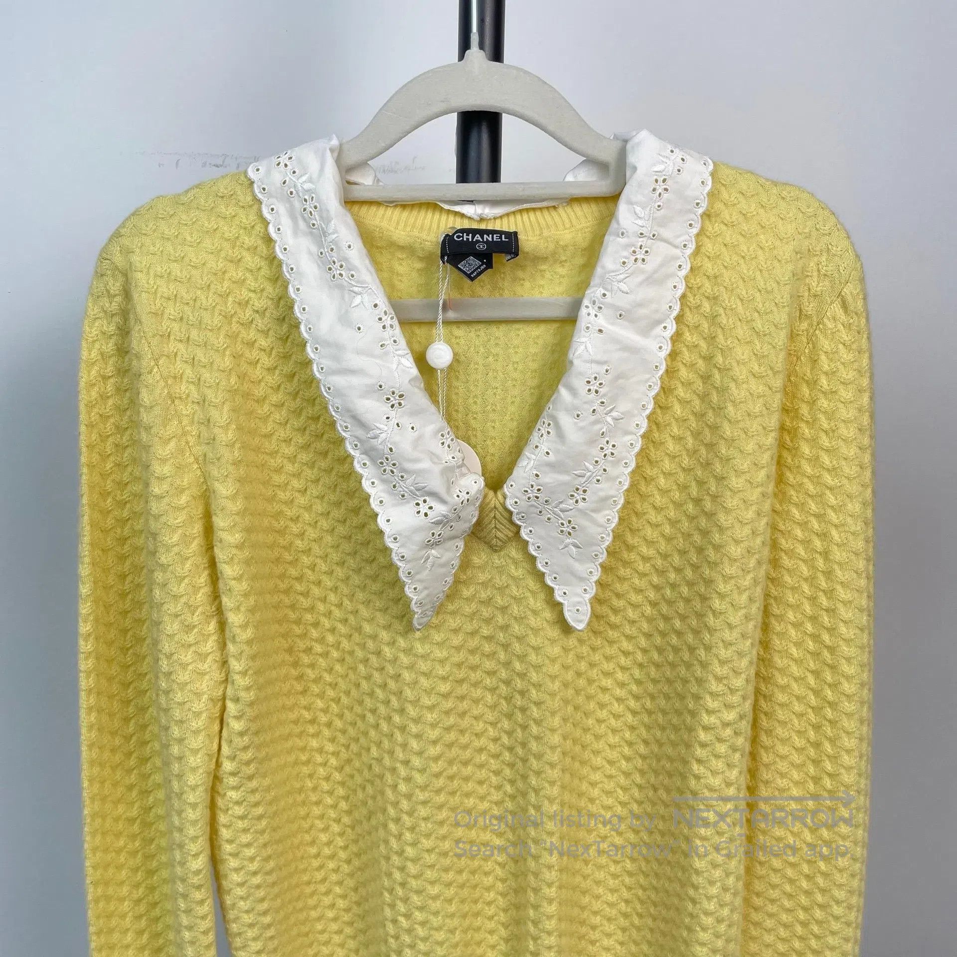 Chanel Chanel Lemon Yellow and White Lace Trimmed V-Neck Cashmere Size XXS / US 00 / IT 34 - 7 Thumbnail
