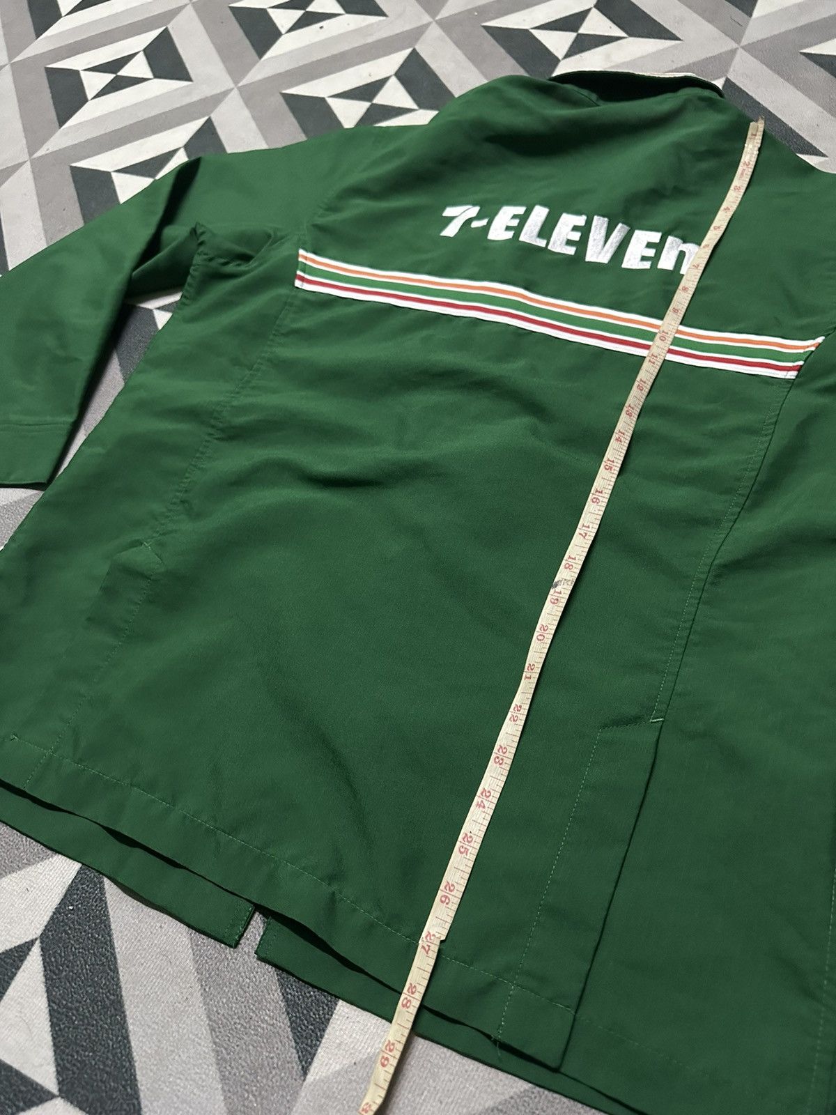 Vintage Vintage staff uniform 7 eleven shirts limited Size US L / EU 52-54 / 3 - 7 Thumbnail