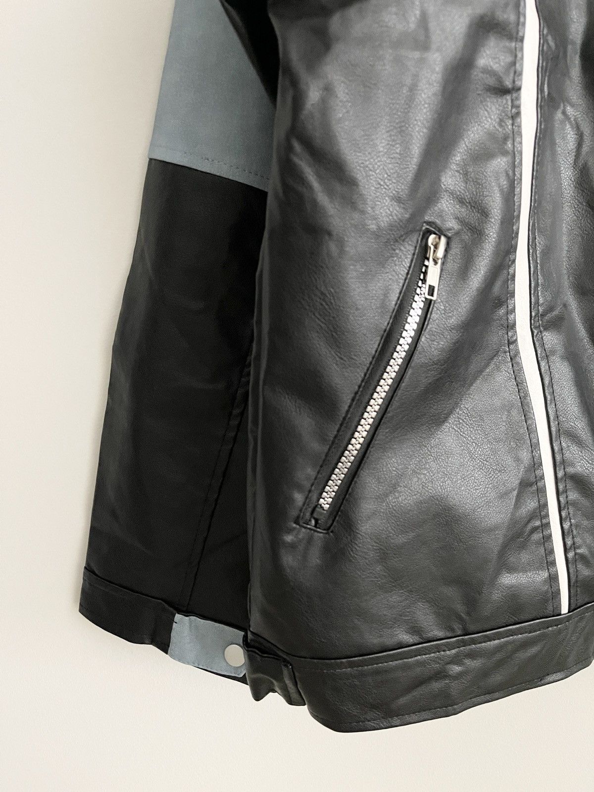 Vintage STEAL! Y2K Japan Anime Character Biker Leather Jacket (L) Size US L / EU 52-54 / 3 - 5 Thumbnail