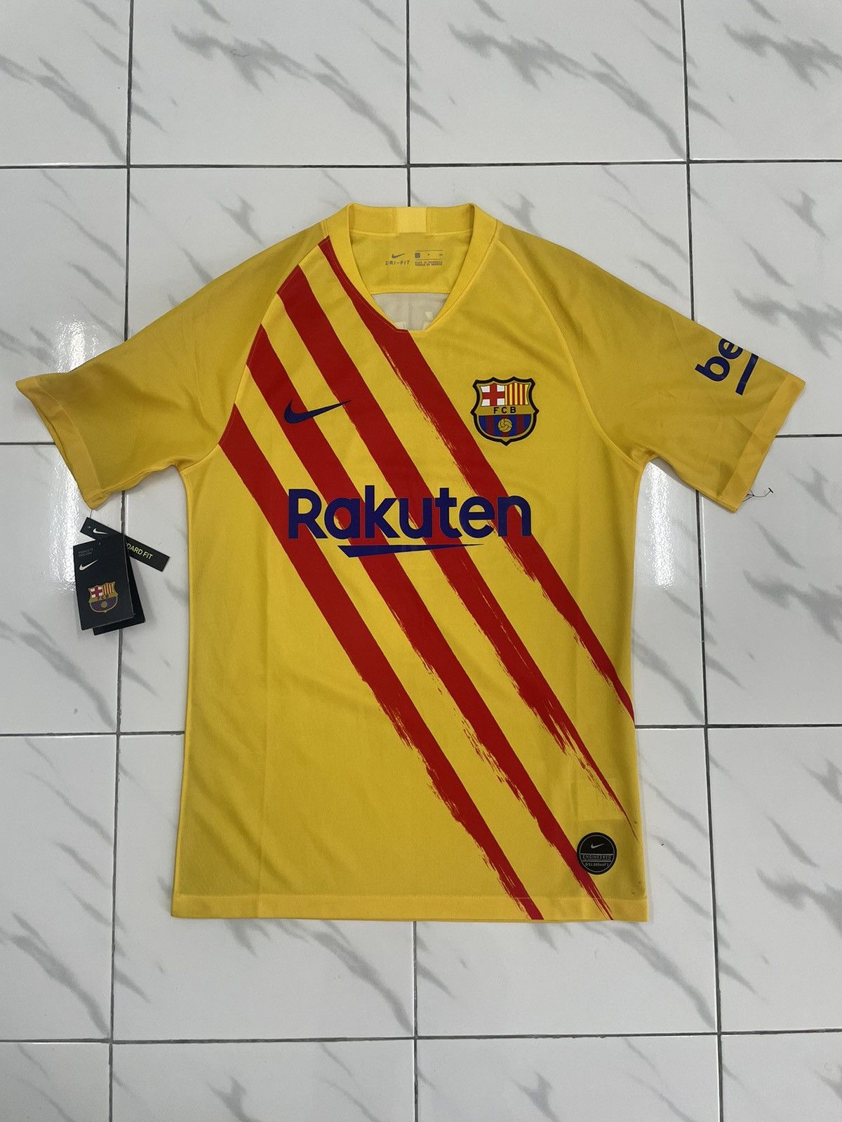 Nike Barcelona 2019-2020 Away (BNWT) Size US S / EU 44-46 / 1 - 2 Thumbnail