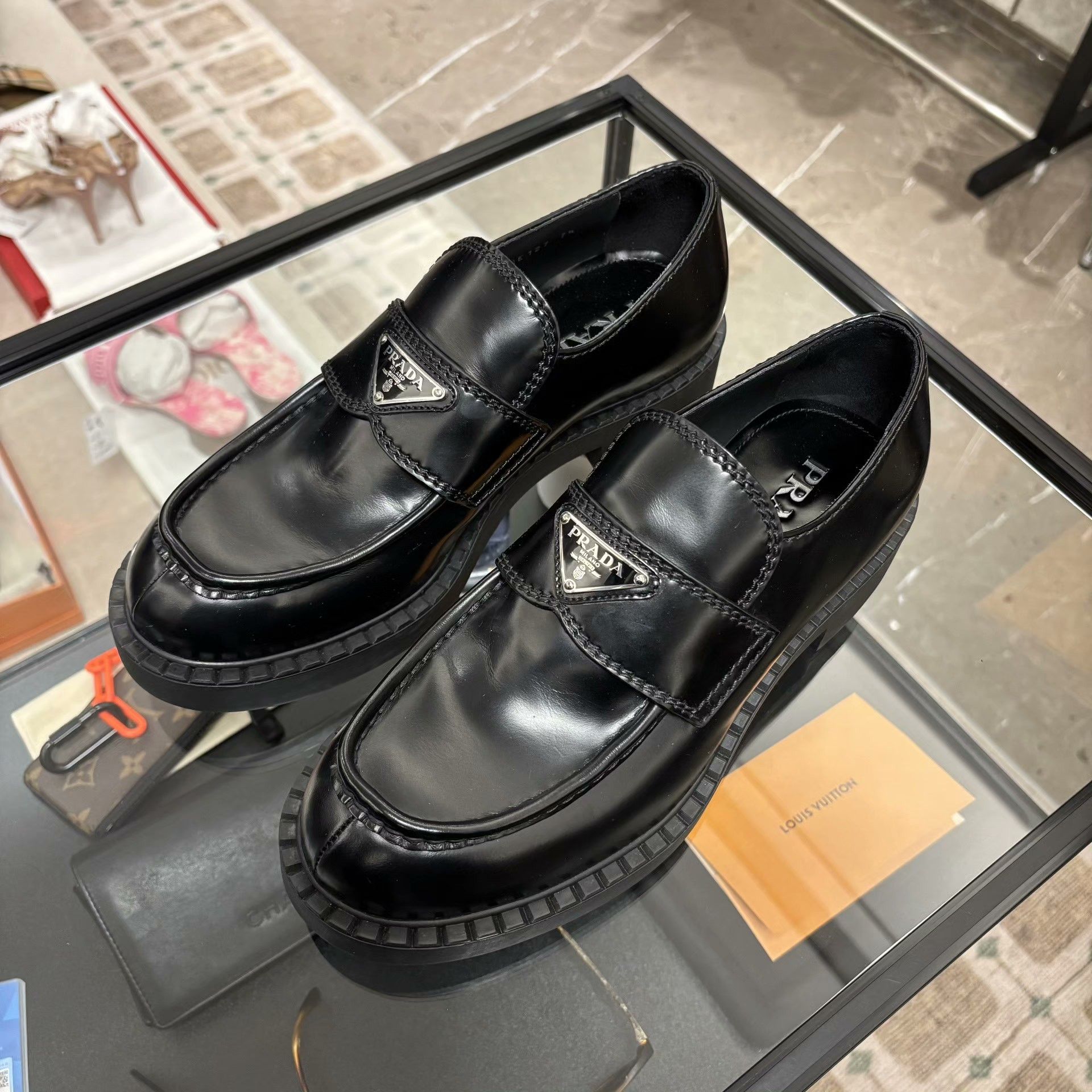 Prada Prada Lowtop Sneakers 5 Men Size US 5 / EU 37 - 1 Thumbnail