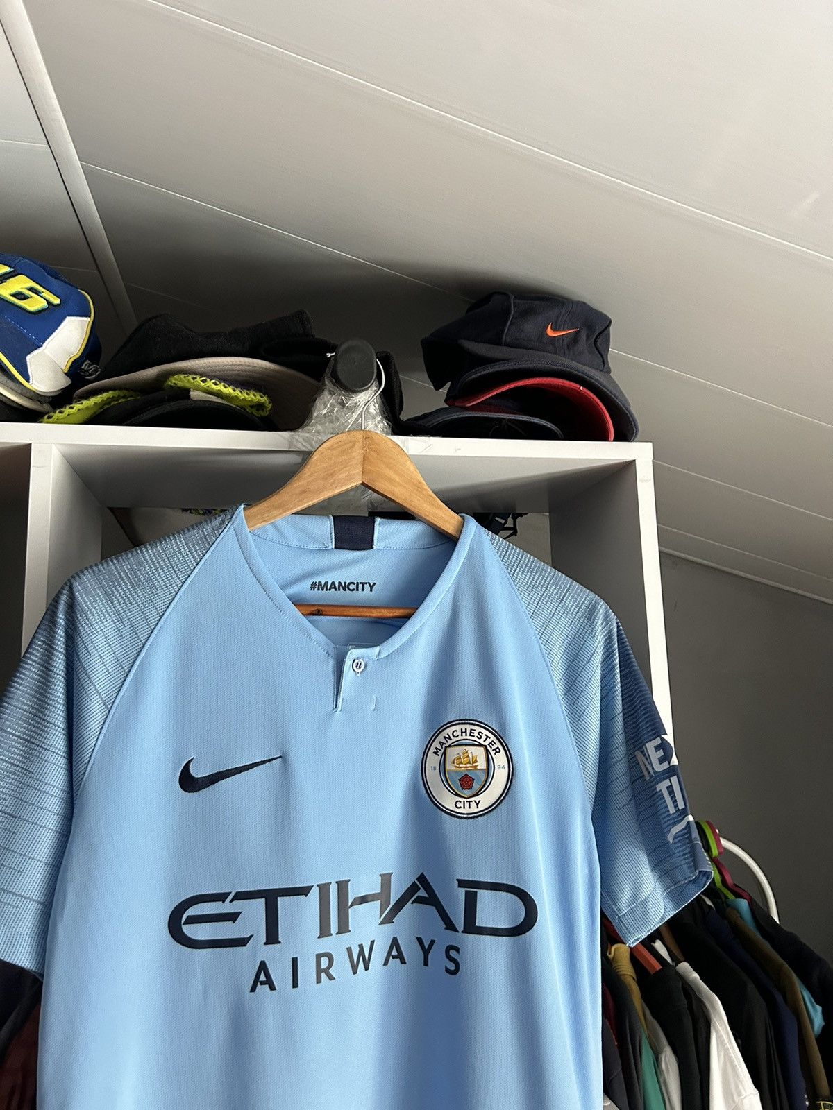 Nike Manchester City Nike Home 2018/19 soccer jersey Size US S / EU 44-46 / 1 - 2 Thumbnail