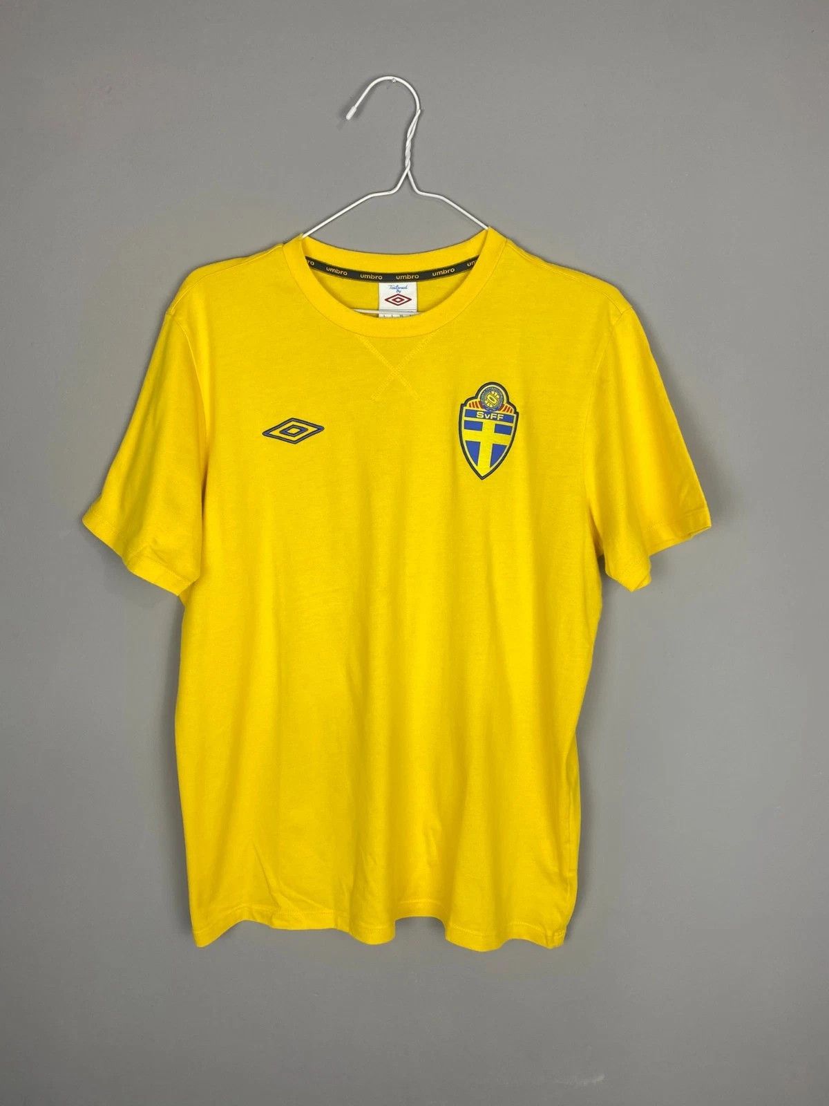 Umbro Umbro Sweden Football Shirt Soccer Jersey National Team Size US L / EU 52-54 / 3 - 1 Thumbnail