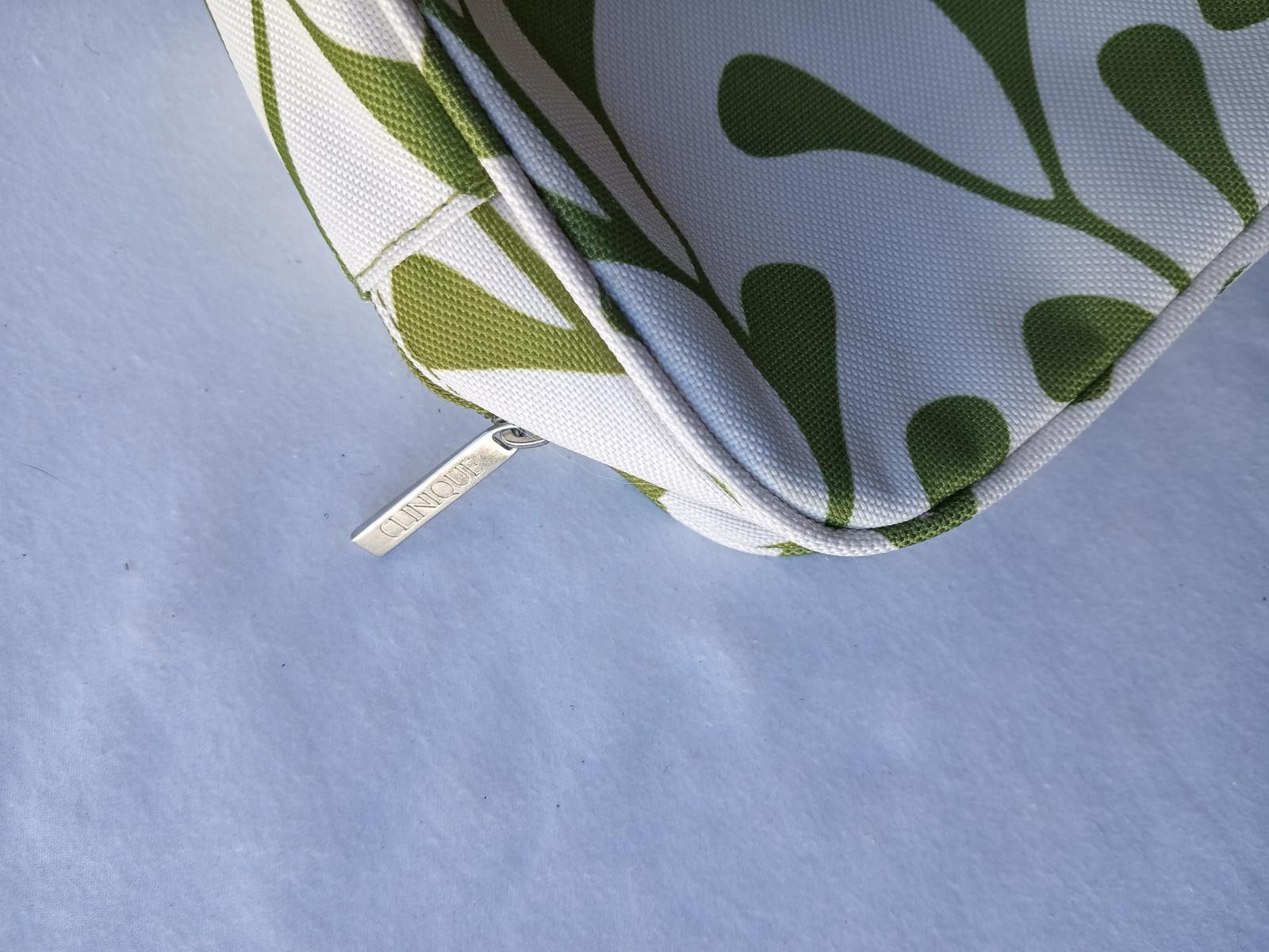 Clique Chic Green Leafy Print Cosmetic Pouch Size ONE SIZE - 2 Thumbnail
