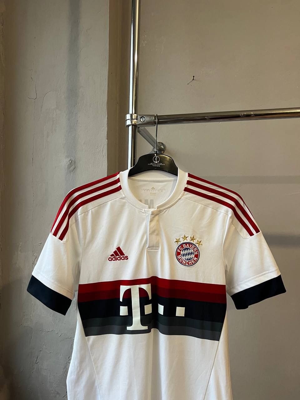 Adidas 2015/16 BAYERN MUNICH AWAY SOCCER JERSEY FOOTBALL SHIRT SZ L Size US L / EU 52-54 / 3 - 5 Thumbnail