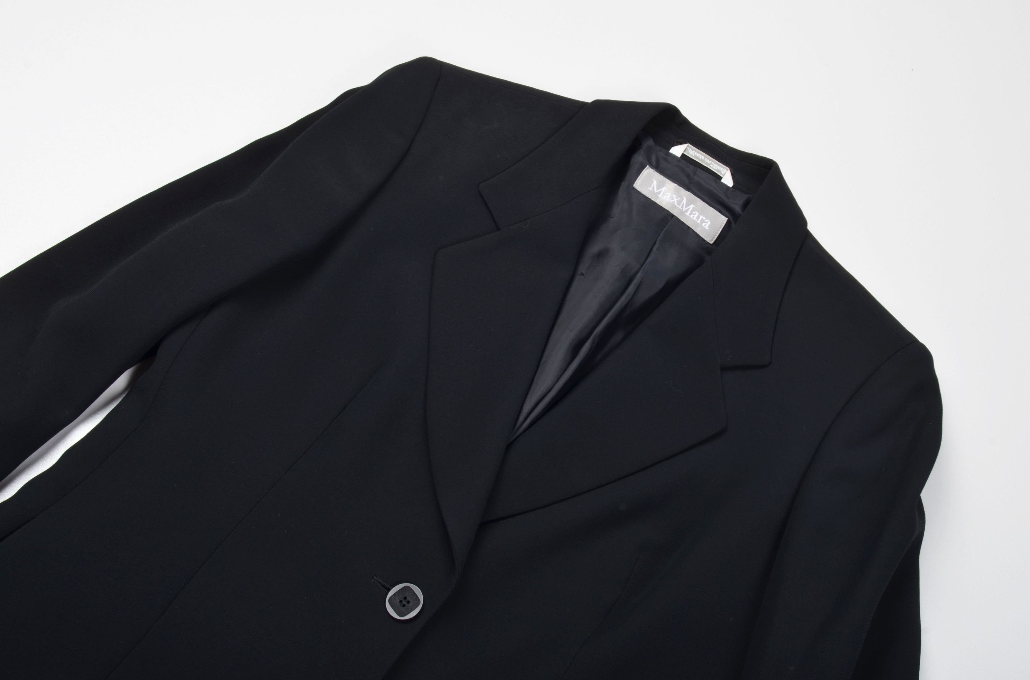 Max Mara Vintage Max Mara 90's Black Viscose Wool Blend Blazer Size M / US 6-8 / IT 42-44 - 5 Thumbnail