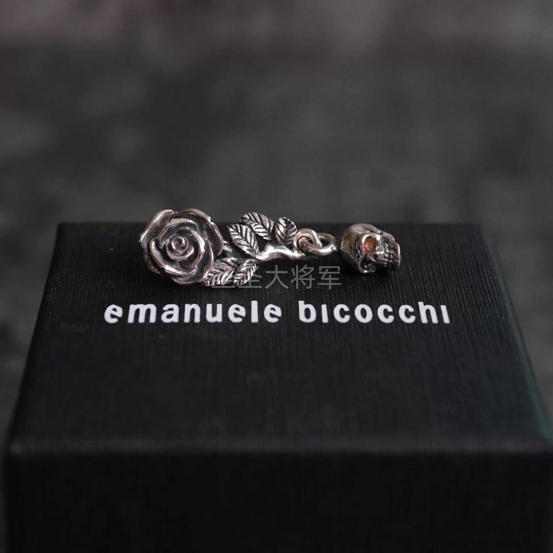 Emanuele Bicocchi Emanuele Bicocchi Dark Skull Rose Earrings Size ONE SIZE - 1 Thumbnail