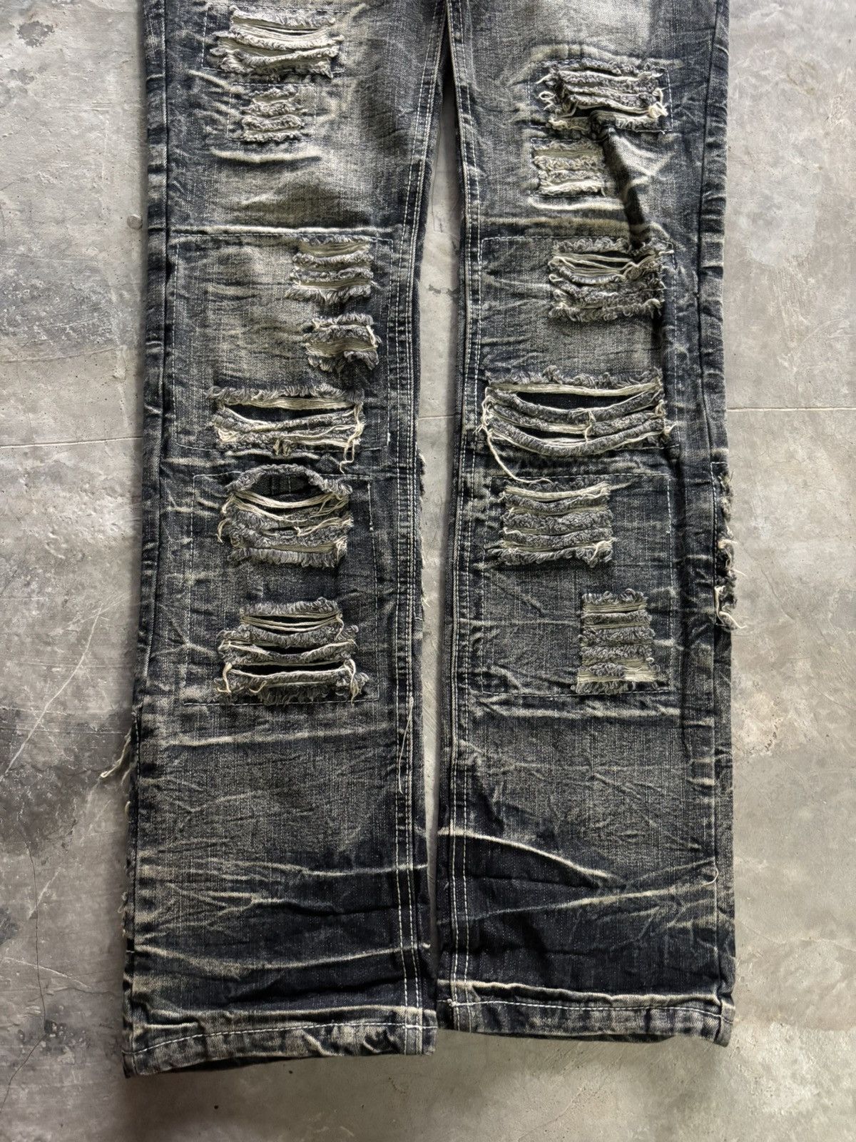 Hysteric Glamour DISTRESSED LOWBOX WHISKERED WASH JAPANESE DENIM SLIM GRUNGE Size US 31 - 12 Thumbnail