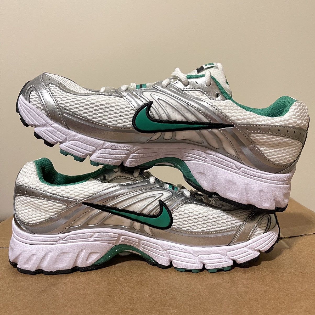 Nike Nike Air Max Moto 2K White Stadium Green Size Mens 13 Size US 13 / EU 46 - 3 Thumbnail