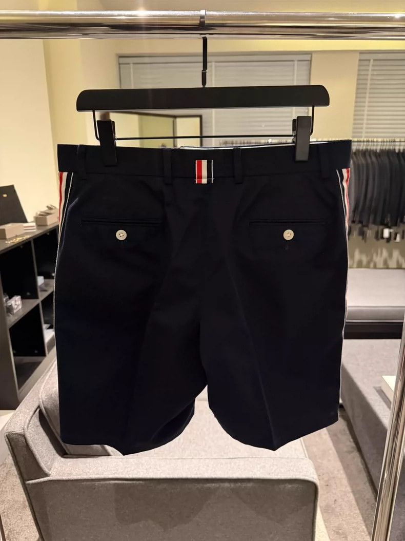 Thom Browne Thom Browne Size 1 Dark blue shorts 2505-Nextarrow Size US 29 - 2 Thumbnail