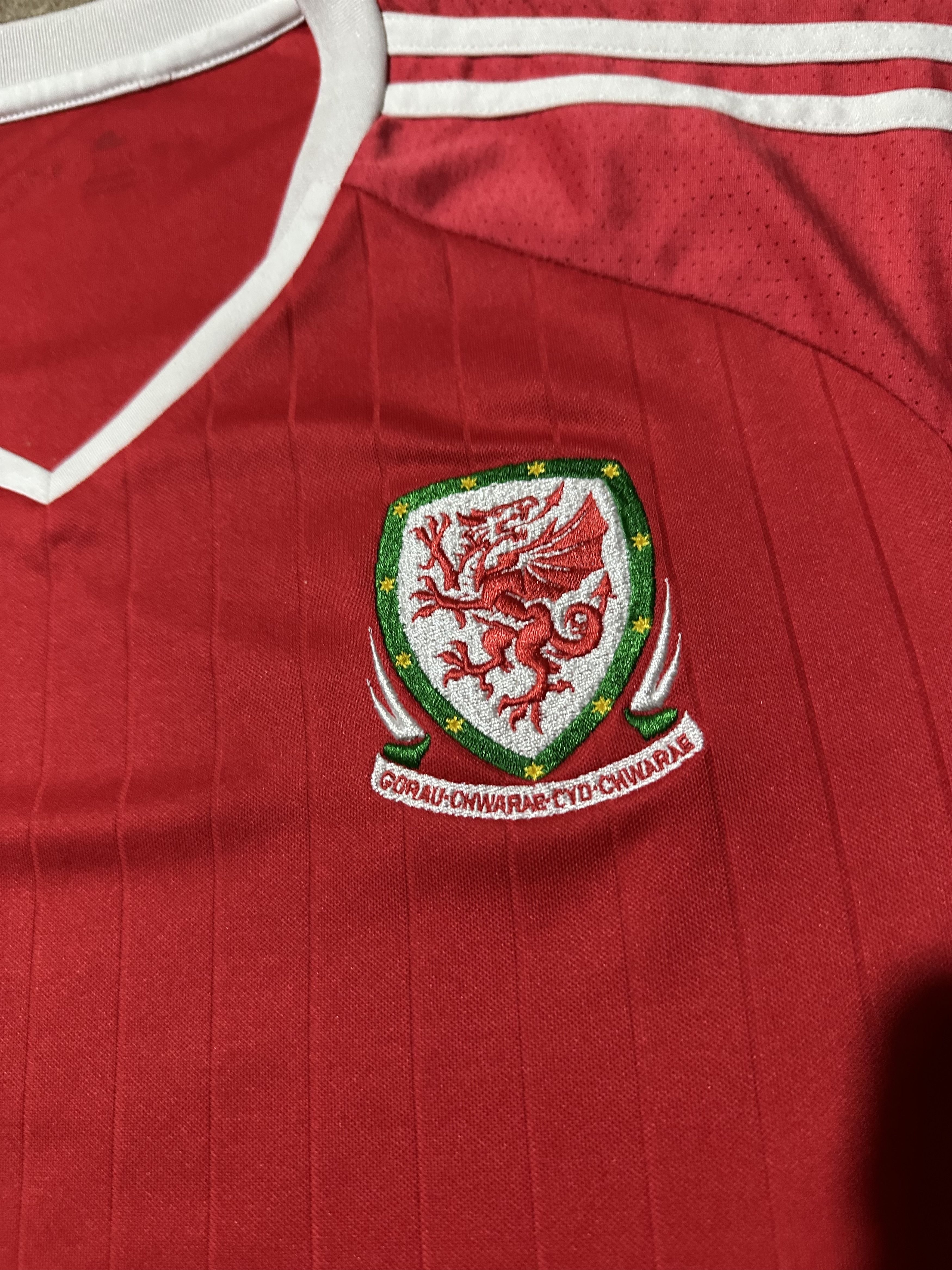 Adidas Wales Football Shirt Adidas Size L soccer jersey Size US L / EU 52-54 / 3 - 4 Thumbnail