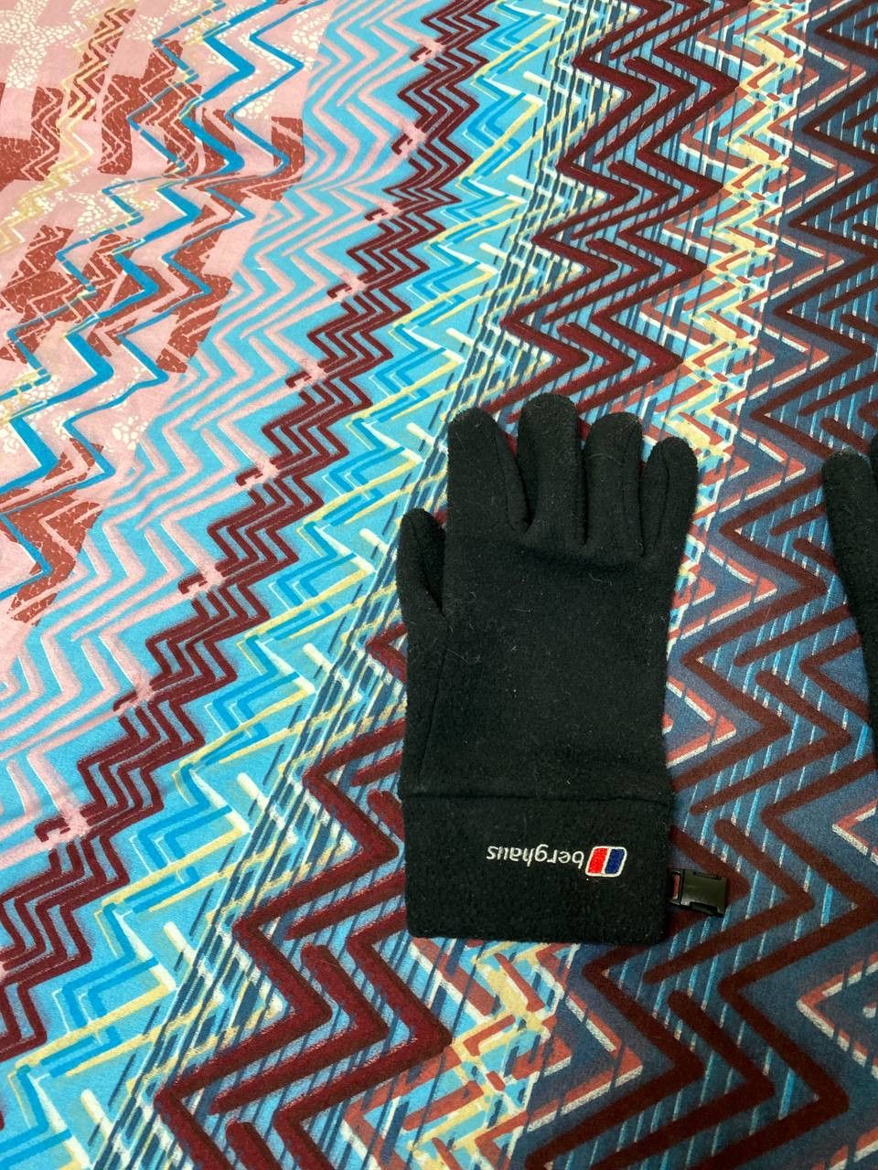 Berghaus Vintage black gloves Berghaus logo Streetwear Y2K Size ONE SIZE - 5 Thumbnail