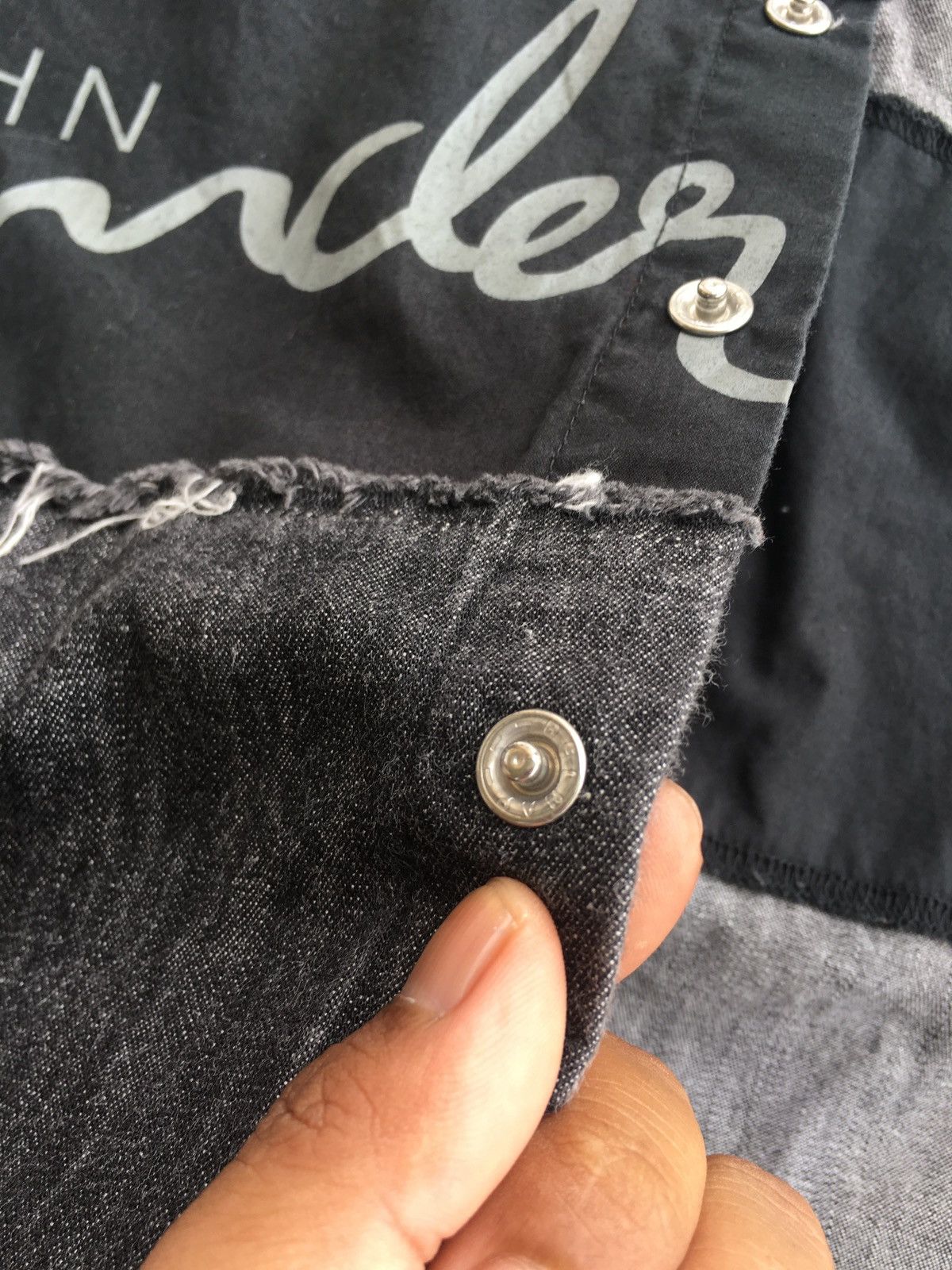 Undercover Rare John Undercover Spell out Buttons Shirt Size US M / EU 48-50 / 2 - 19 Thumbnail