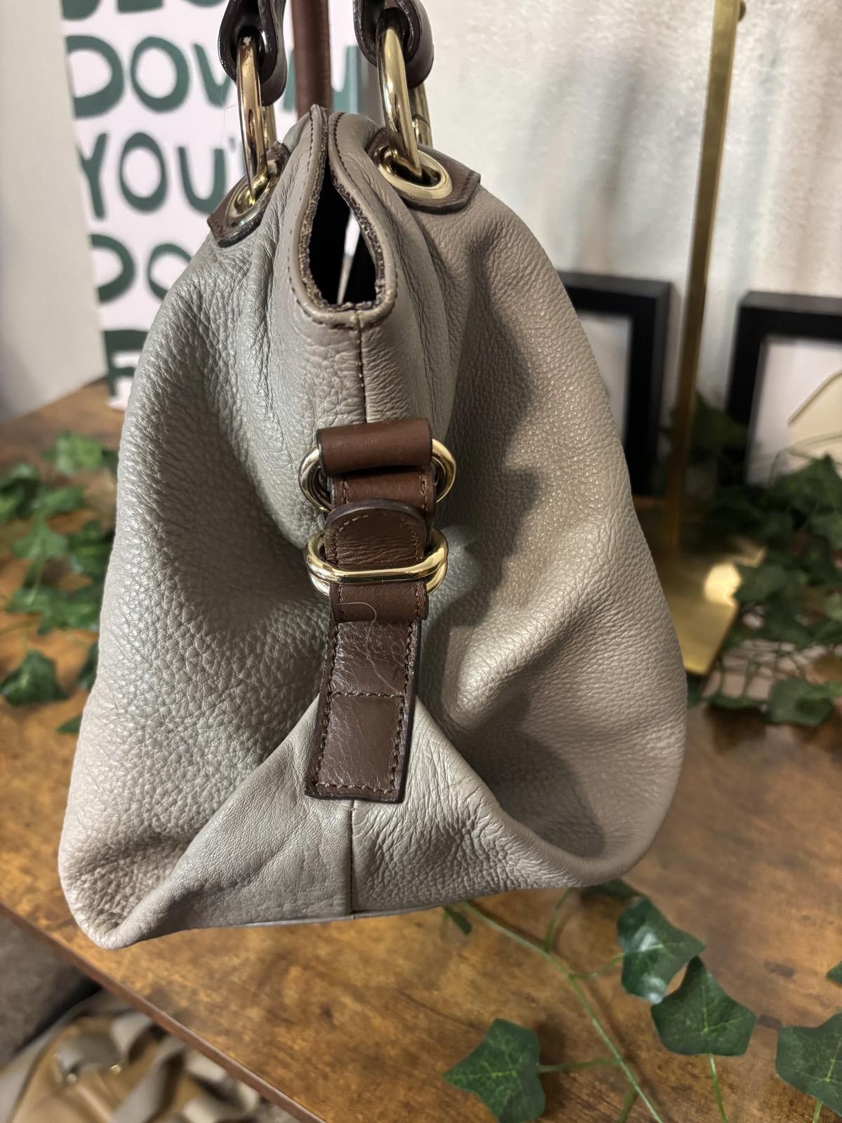 Other Taupe Greige Pebbled Leather Tote Gold Hardware Size ONE SIZE - 4 Thumbnail