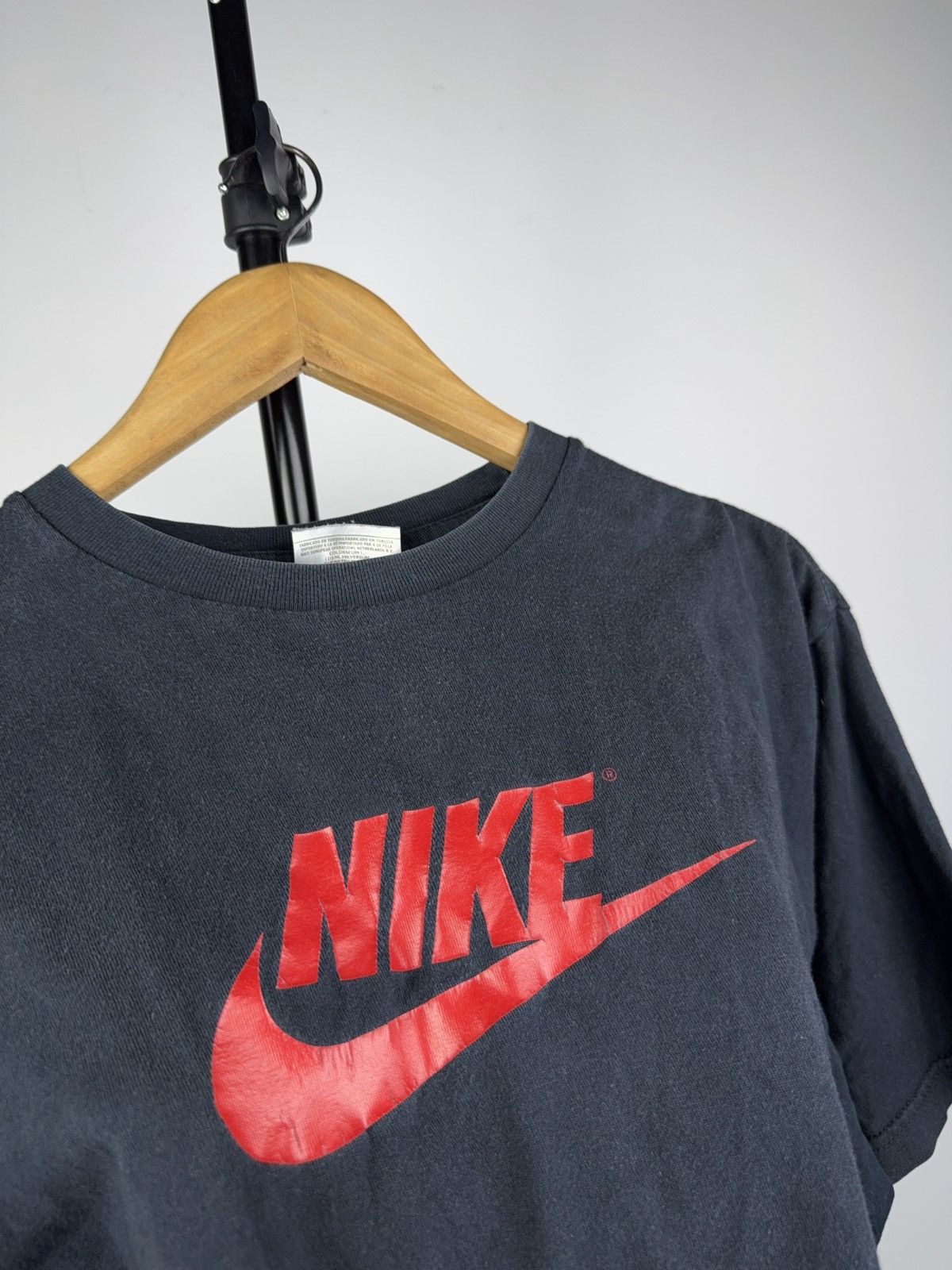 Nike Vintage Retro 00s Nike Red Swoosh Logo Y2K Tee Shirt Size US M / EU 48-50 / 2 - 3 Thumbnail