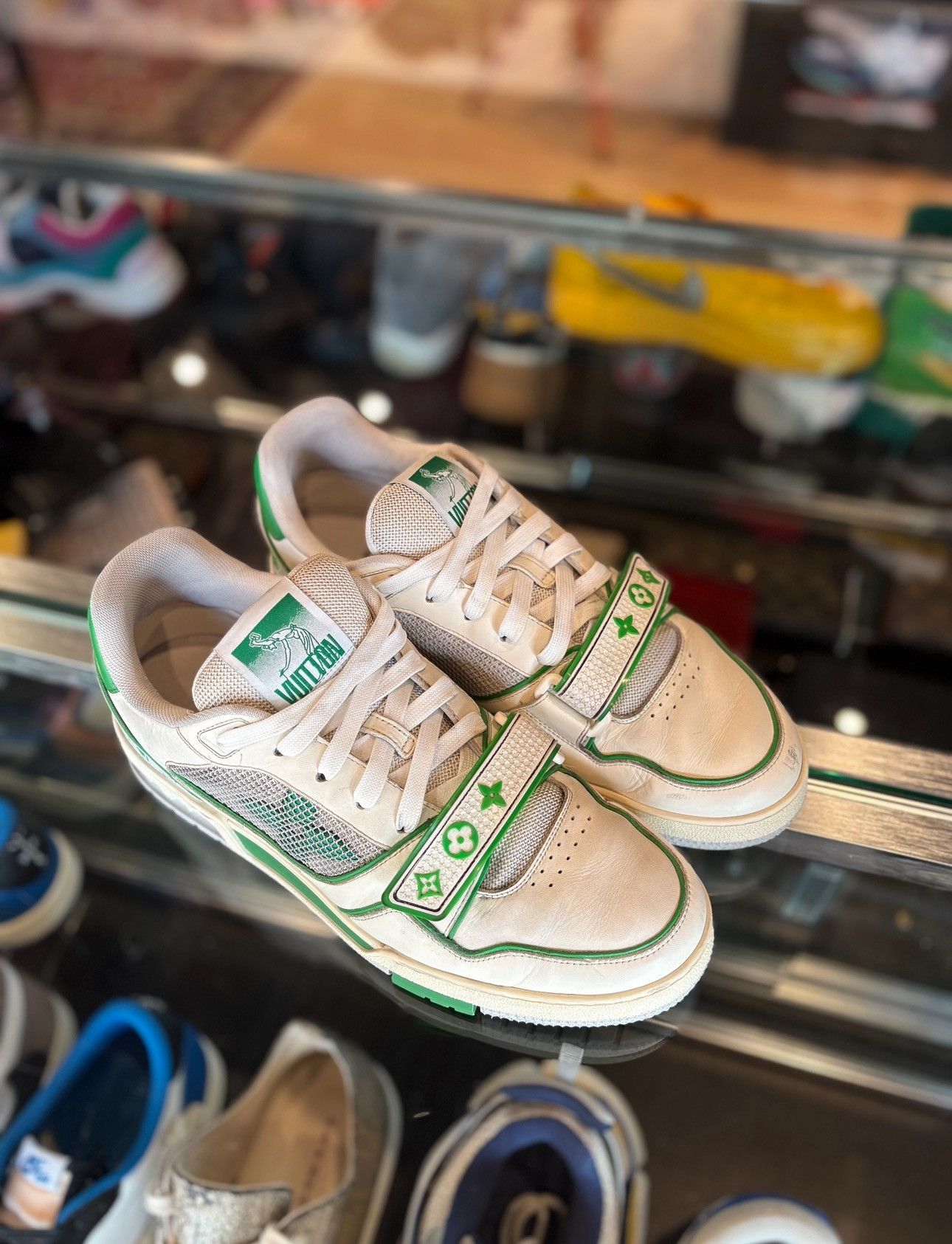 Louis Vuitton Louis Vuitton Trainer Green/White PO NB Size 9.5 Size US 9.5 / EU 42-43 - 2 Thumbnail