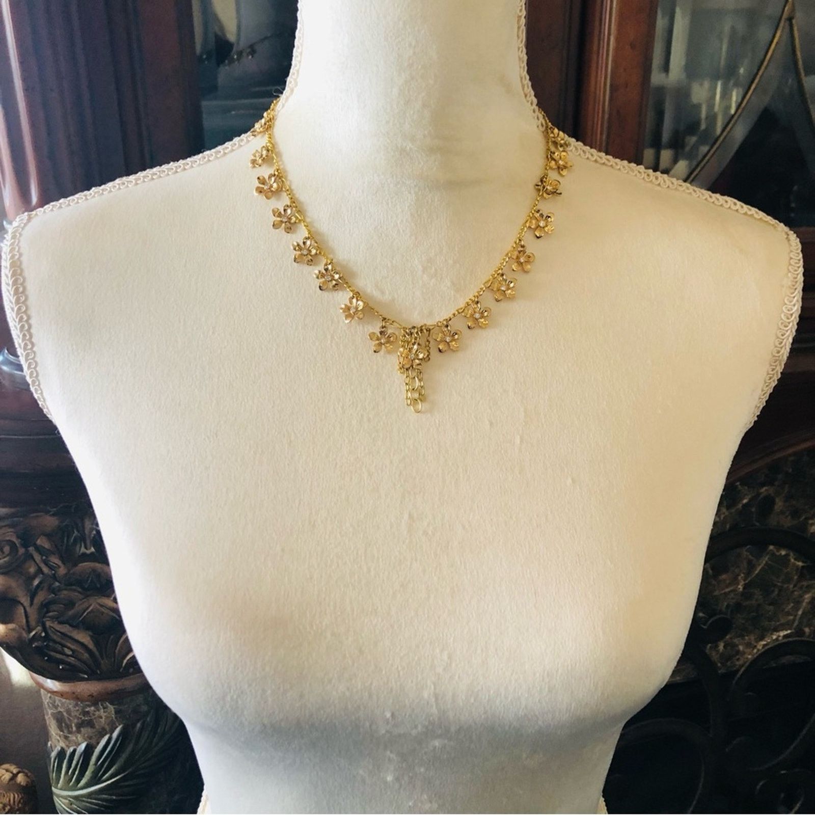 Vintage Vintage clear rhinestone accent flower necklace Size ONE SIZE - 5 Thumbnail