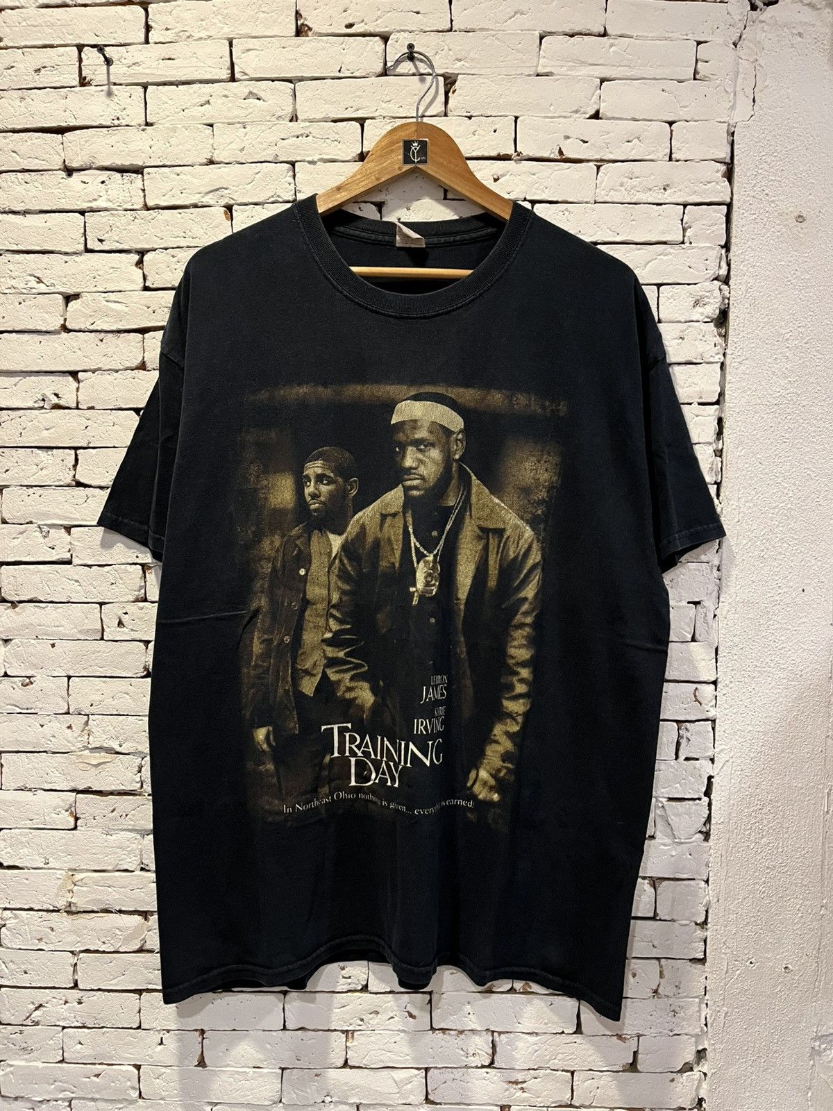 Other Vintage Training Day LeBron James & Kyrie Irving T-Shirt Size US XL / EU 56 / 4 - 1 Thumbnail