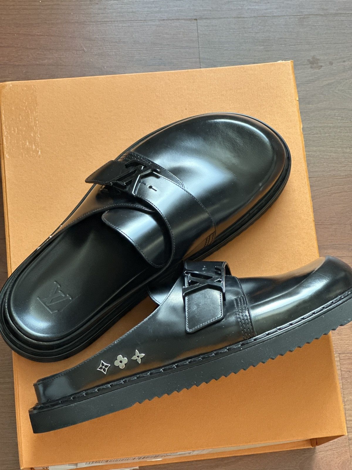Louis Vuitton Louis Vuitton Easy Mule Size 8 UK Size US 8 / EU 41 - 1 Thumbnail