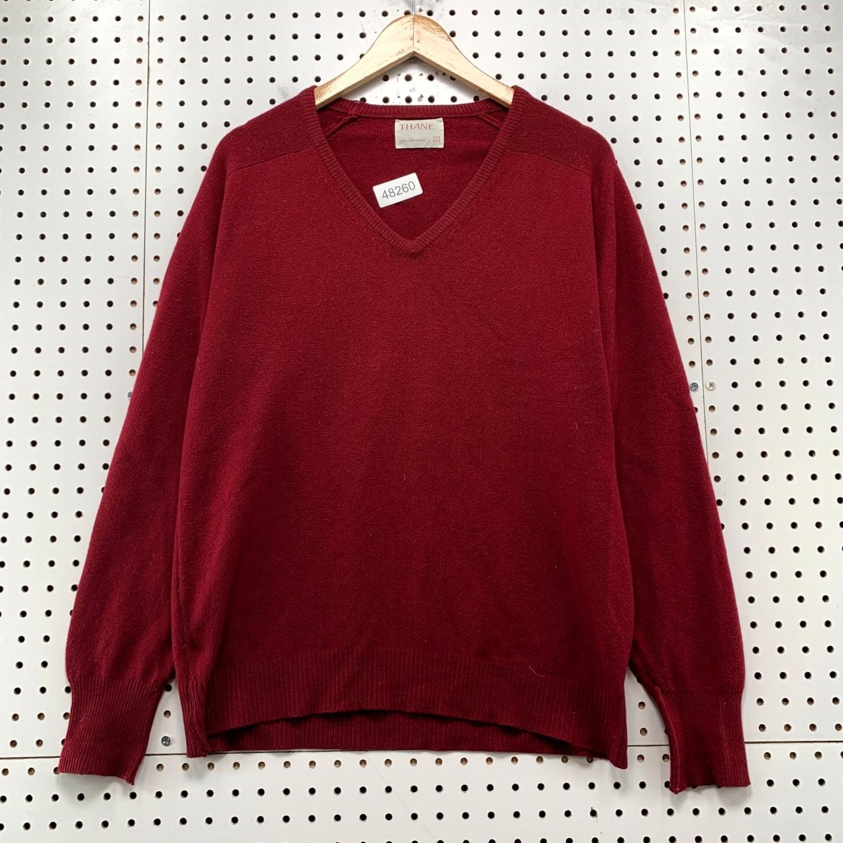 Vintage Thane Sweater Mens Large Red V-Neck 100% Cashmere Vintage Pullover Winter Long Sleeve Shirt Size US L / EU 52-54 / 3 - 2 Thumbnail