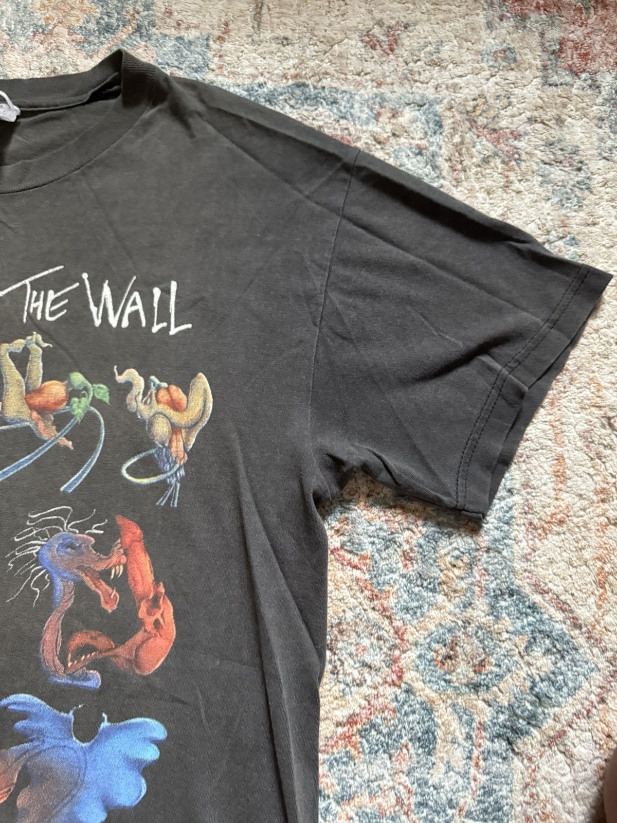 Pink Floyd Vintage Pink Floyd The Wall 1994 Winterland Size US M / EU 48-50 / 2 - 5 Thumbnail