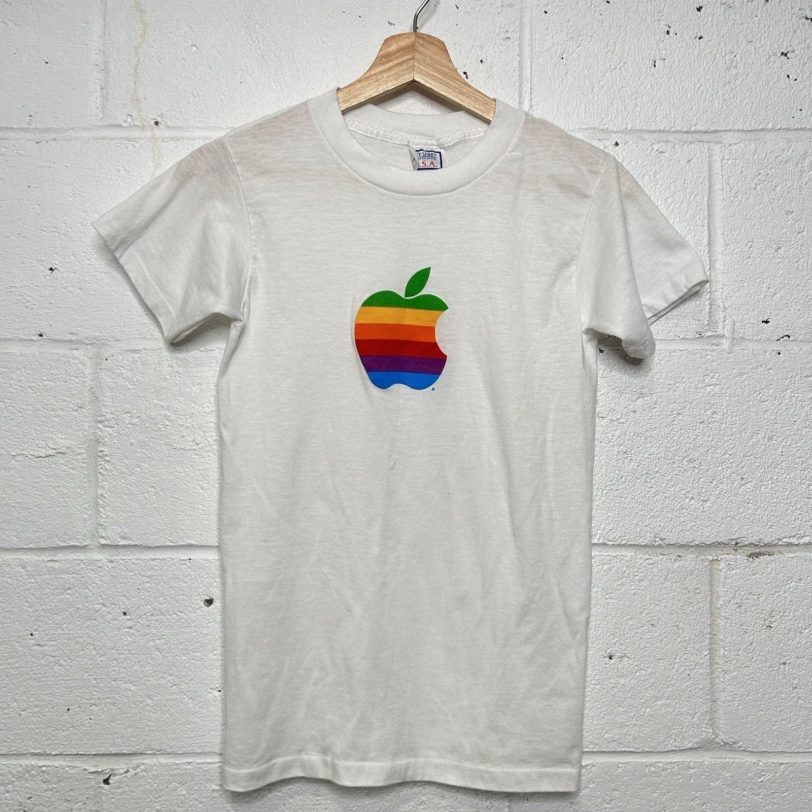 Mackintosh Vintage 80’s Apple Rainbow Mackintosh Logo T-Shirt “White" Size US S / EU 44-46 / 1 - 1 Thumbnail