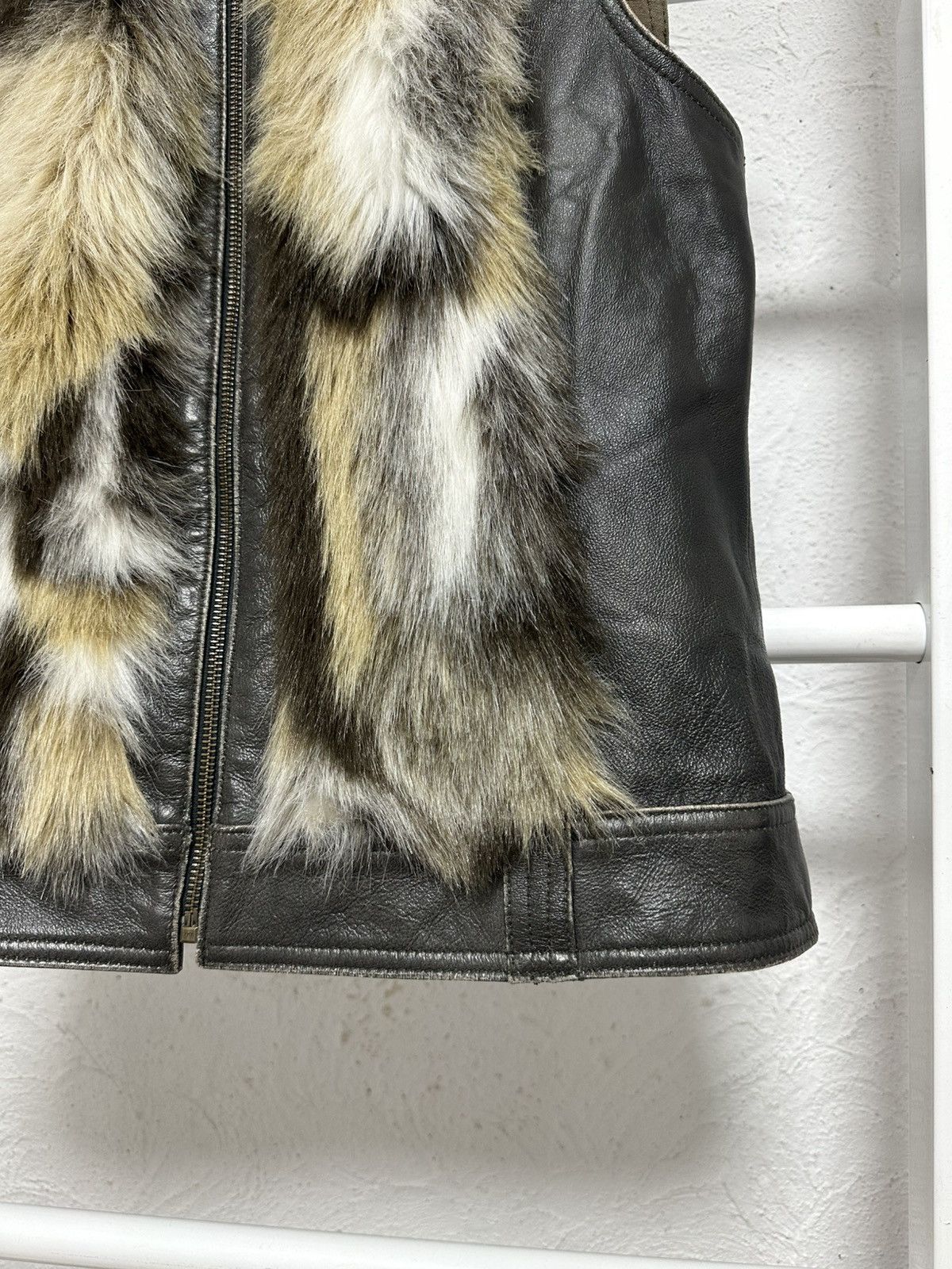 Japanese Brand Y2K Women’s Fur Vest Avant-Garde Style L Size Vintage Size L / US 10 / IT 46 - 5 Thumbnail