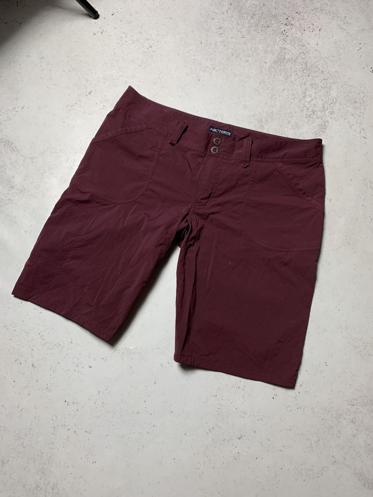 Arc'teryx × Vintage Vintage Arc'teryx Bordeaux Nylon Metal Cargo Shorts 34 Y2K Size 34" / US 12 / IT 48 - 1 Thumbnail