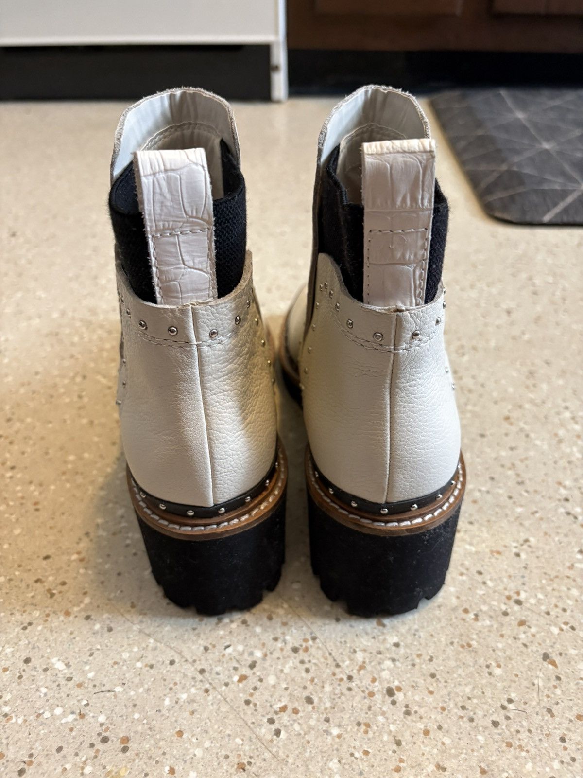 Dolce Vita White Studded Leather Boots Platform Lug Sole Size 7.5 Trend Size US 7.5 / IT 37.5 - 3 Thumbnail