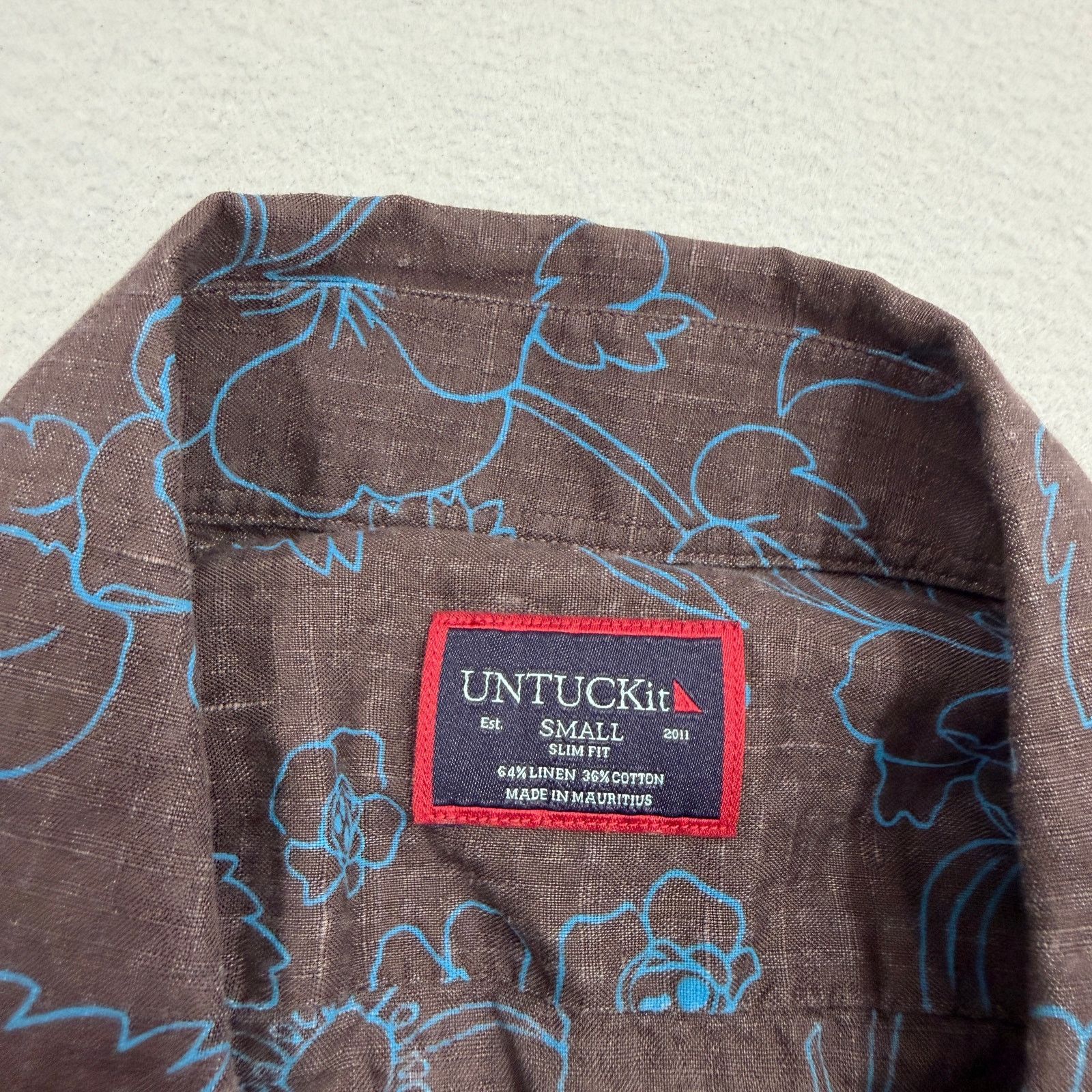 UNTUCKit UNTUCKit Shirt Men's Small Brown Blue Floral Linen Cotton Size US S / EU 44-46 / 1 - 4 Thumbnail