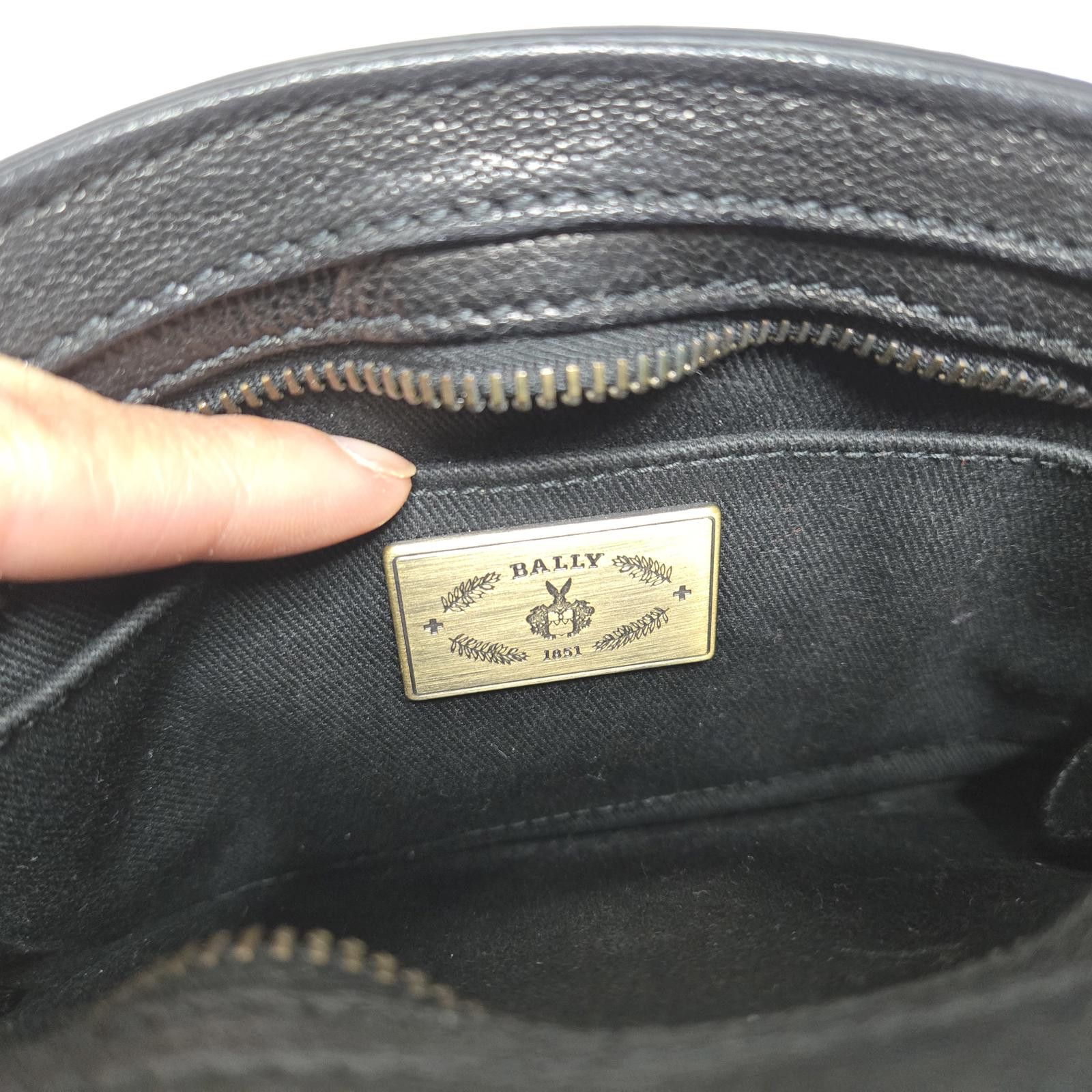 Bally Vintage Bally Purse Black Leather Shoulder Bag Size ONE SIZE - 8 Thumbnail