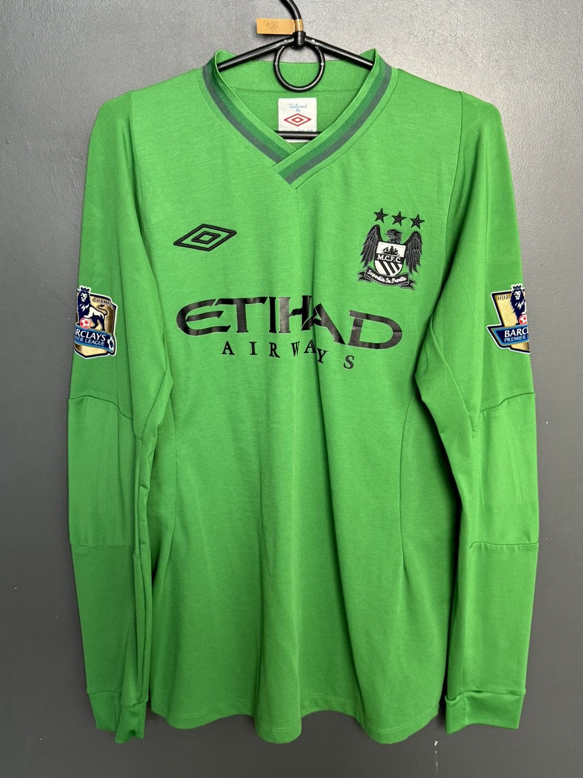 Umbro Manchester City 12/13 Goalkeeper Hart Football Jersey Size US M / EU 48-50 / 2 - 2 Thumbnail