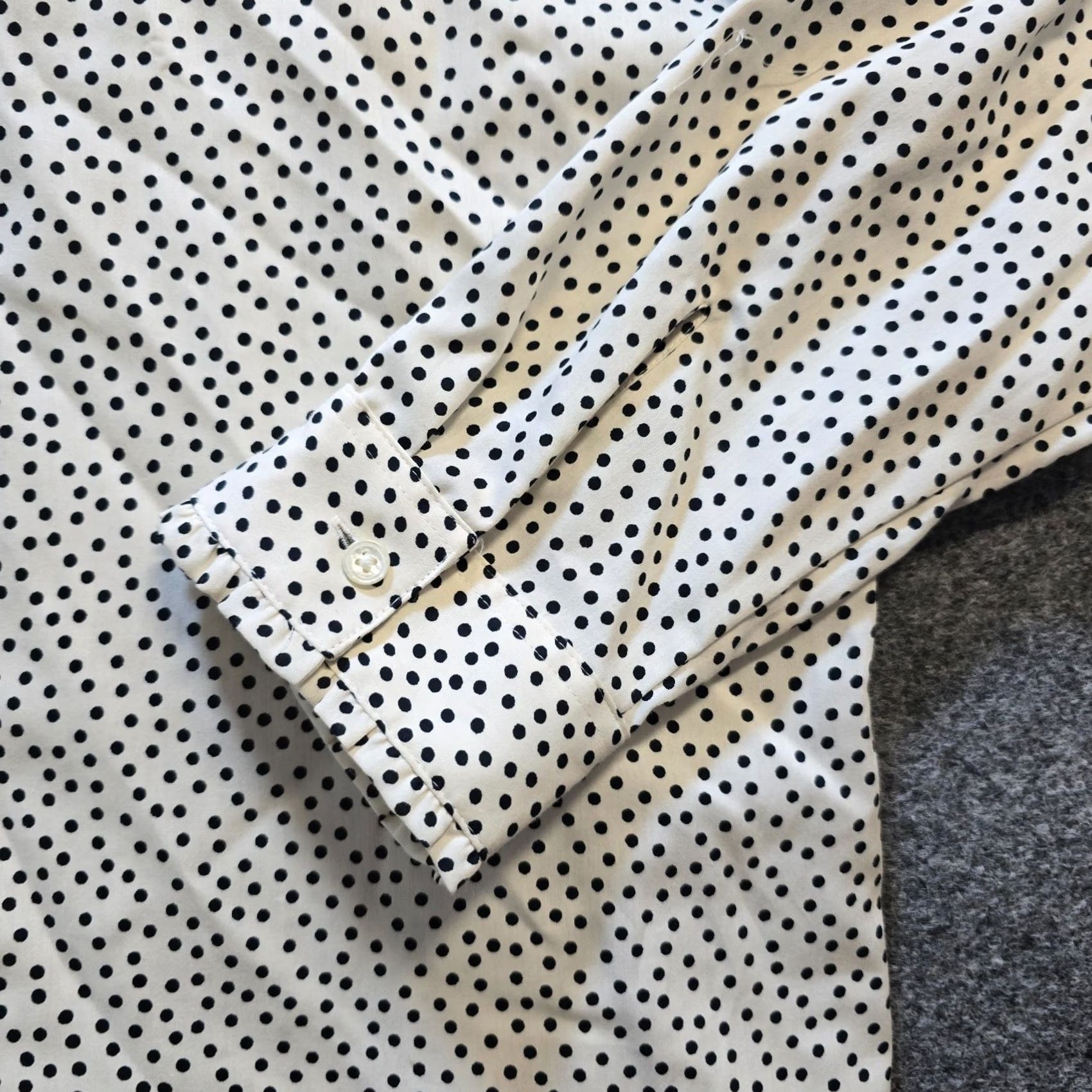 Vintage Foxcroft Blouse Womens 18 White Polka Dot Long Sleeve Button Wrinkle Free Career Size XXL / US 16-18 / IT 52-54 - 4 Thumbnail