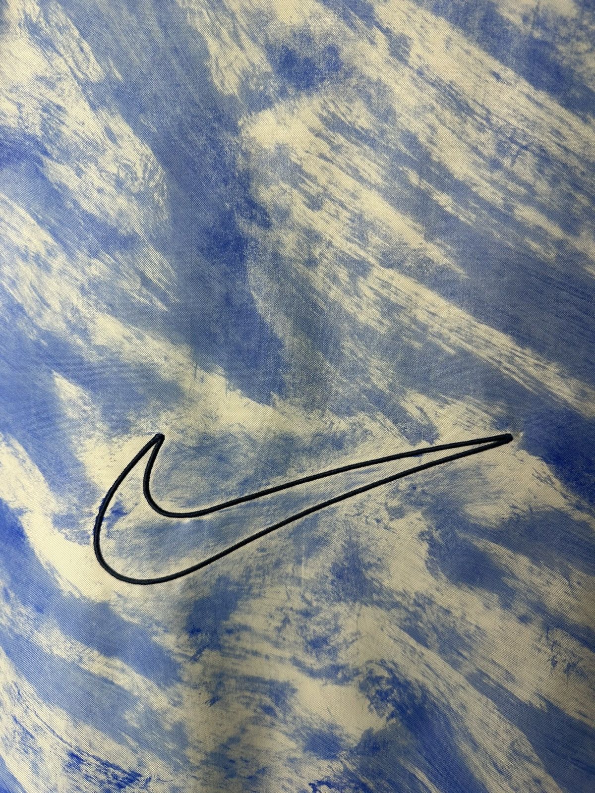 Vintage Nike Reversible All Over Print Swoosh Logo Jacket Size L Size US L / EU 52-54 / 3 - 2 Thumbnail