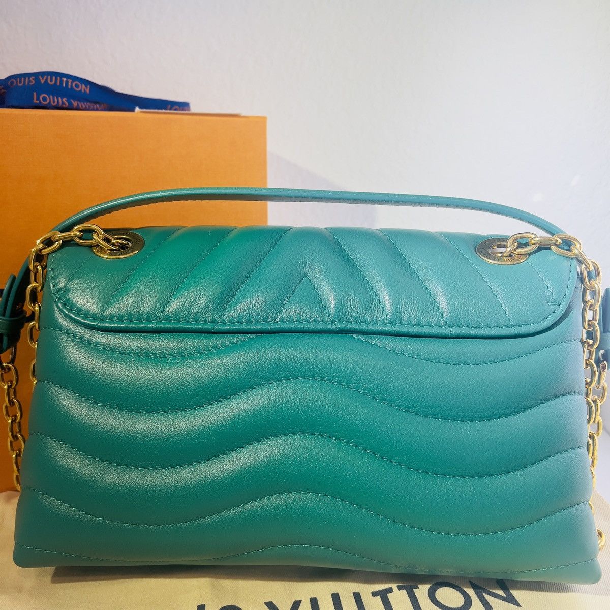 Louis Vuitton Authentic LOUIS VUITTON New Wave leather handbag Size ONE SIZE - 3 Thumbnail