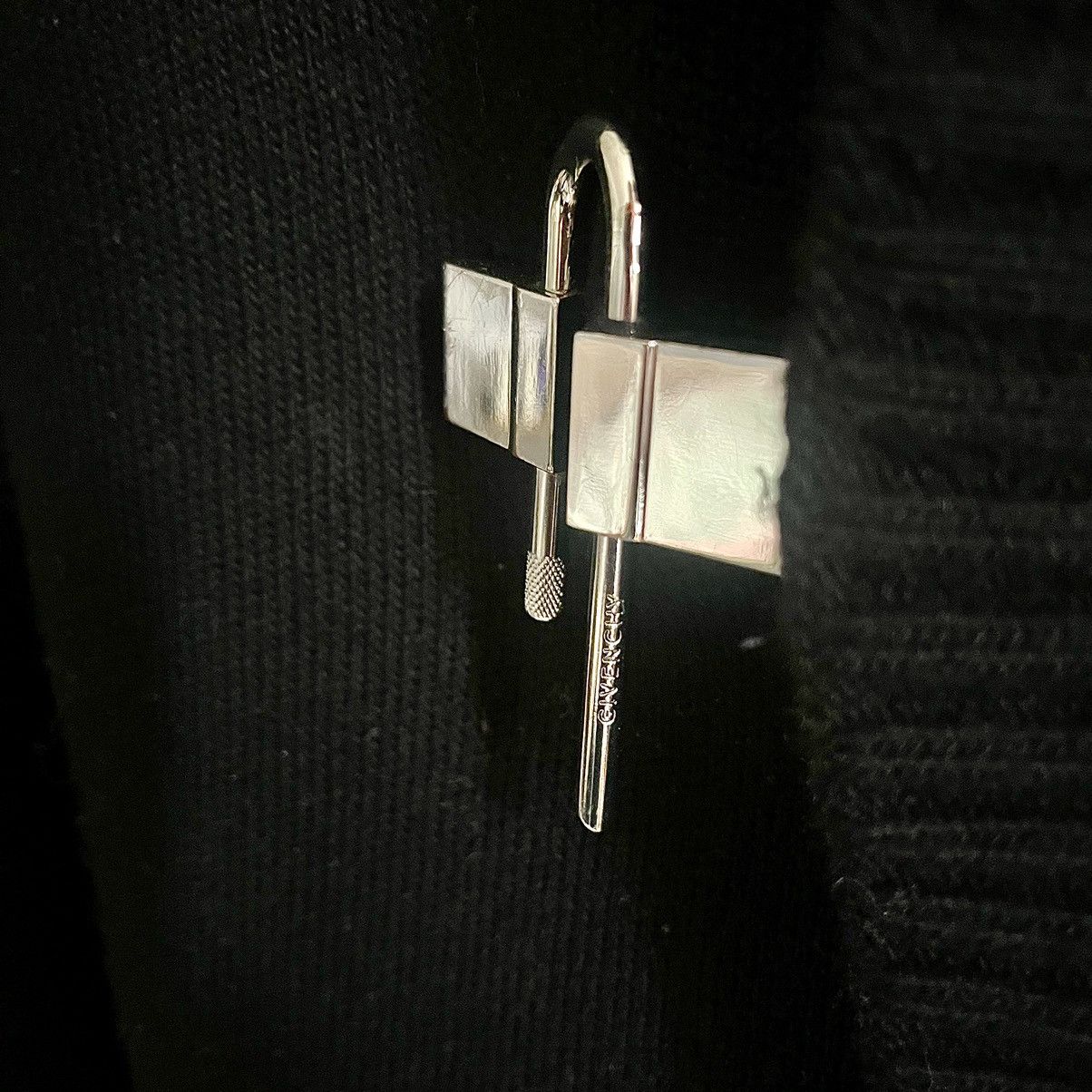 Givenchy Givenchy wool padlock cardigan Size US S / EU 44-46 / 1 - 3 Thumbnail