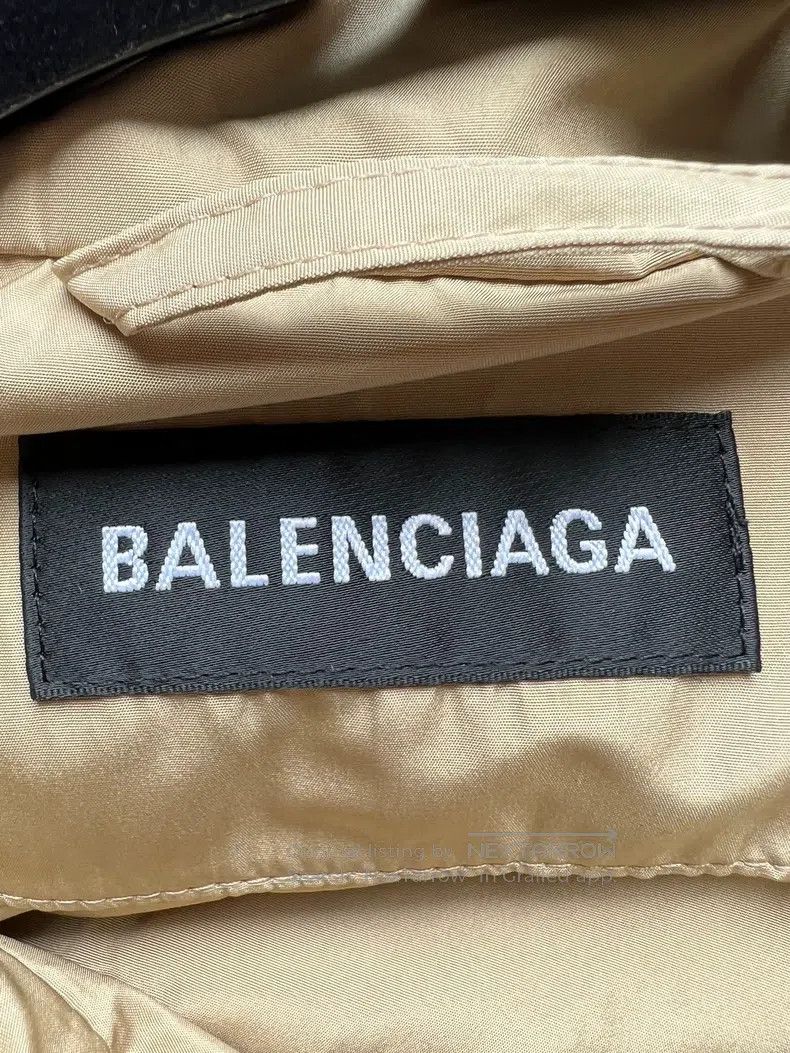 Balenciaga Balenciaga Back Logo Windbreaker Size US S / EU 44-46 / 1 - 4 Thumbnail