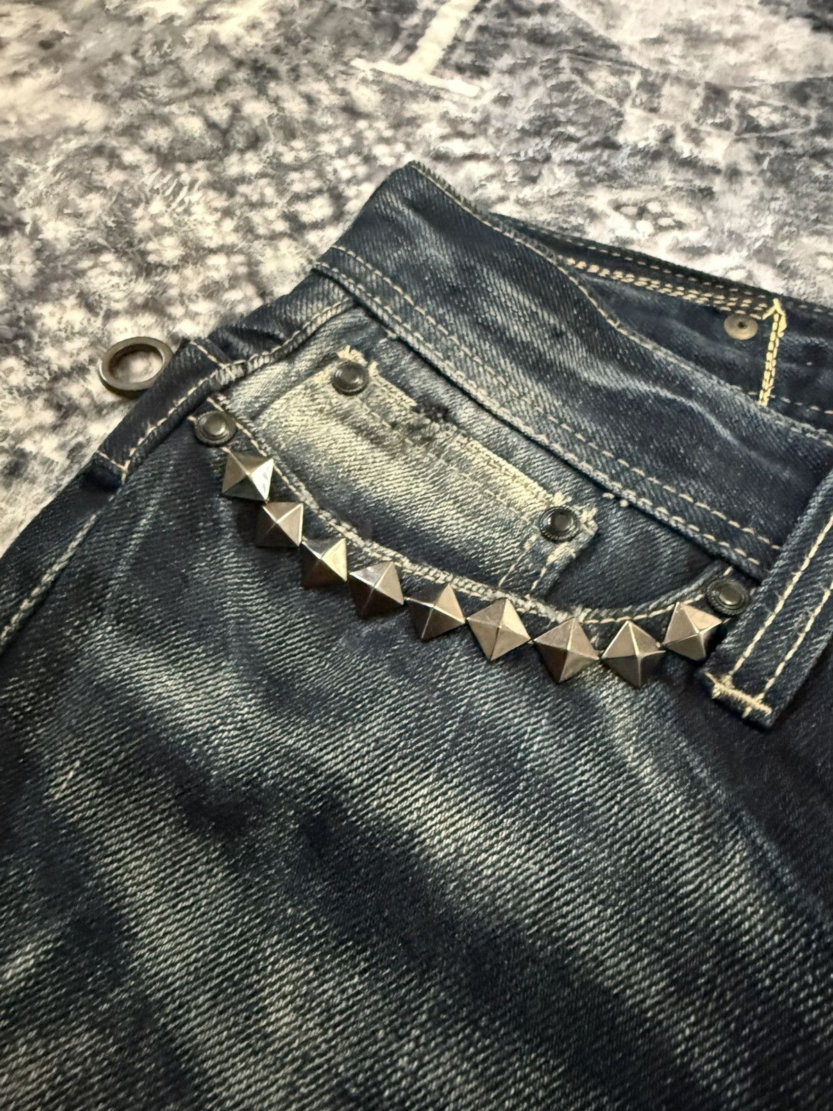 If Six Was Nine Trim Co Japan Wolf Cut Shadow Wash Studded Flared Jeans Size US 30 / EU 46 - 4 Thumbnail