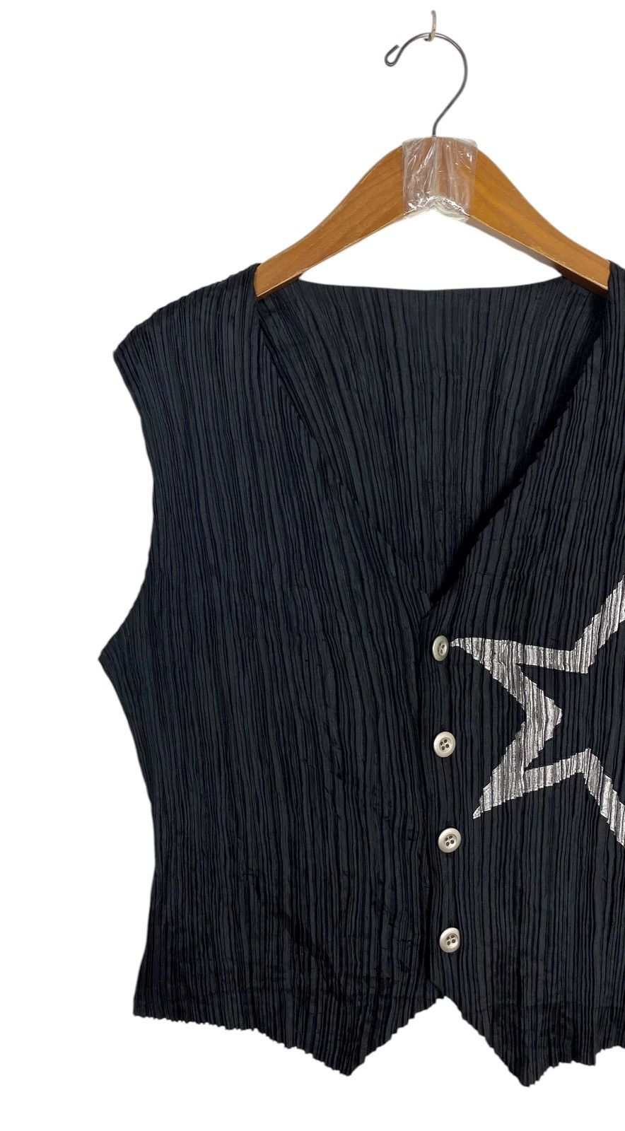 Issey Miyake Rare‼️Vintage Summer 2005 Issey Miyake Star Logo Pleated Vest Size US S / EU 44-46 / 1 - 2 Thumbnail